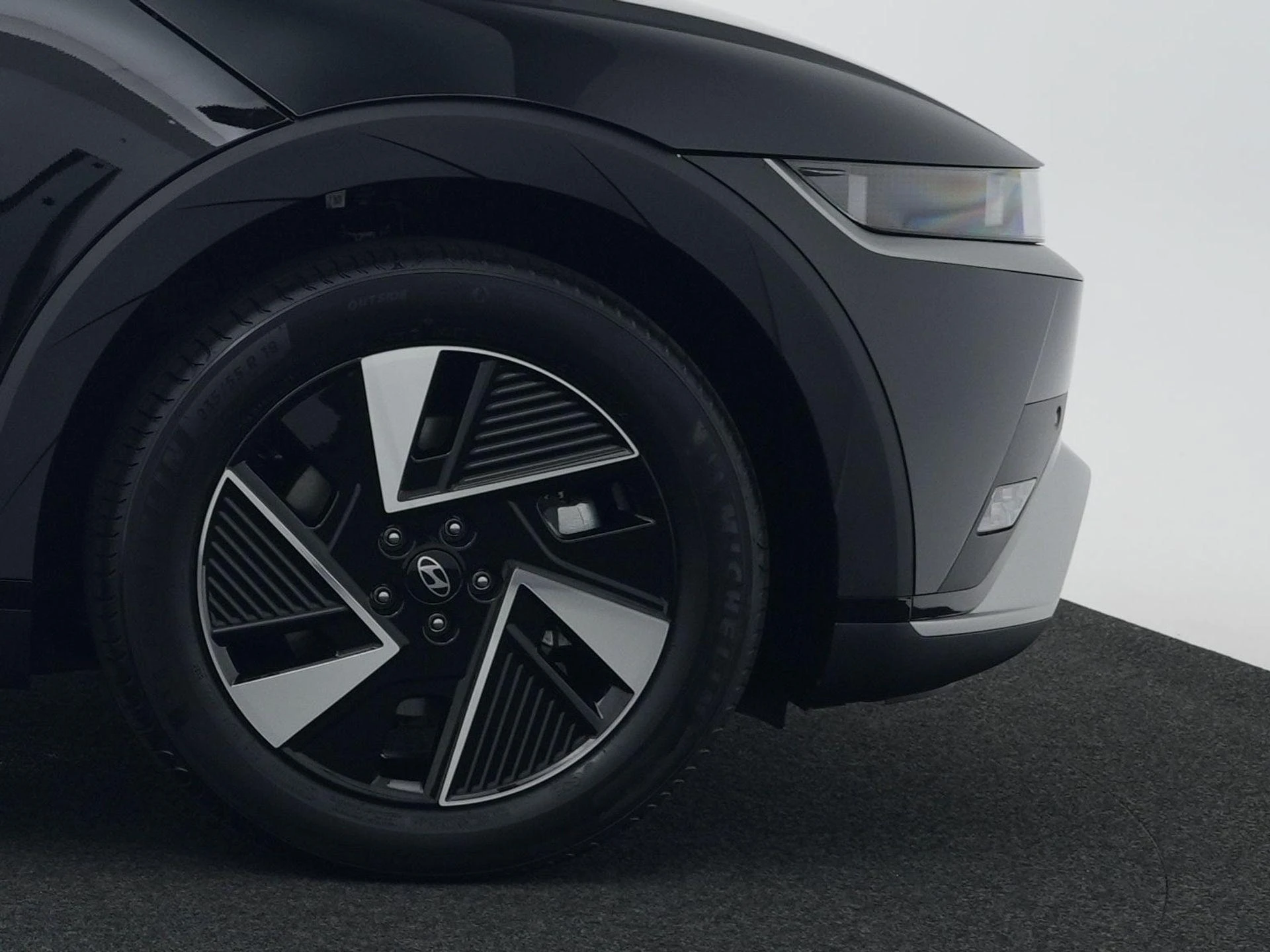 Hyundai-IONIQ 5-image-8
