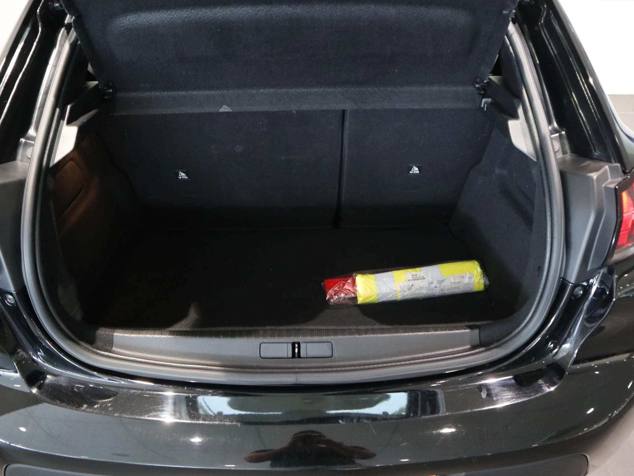 Peugeot-208-image-18