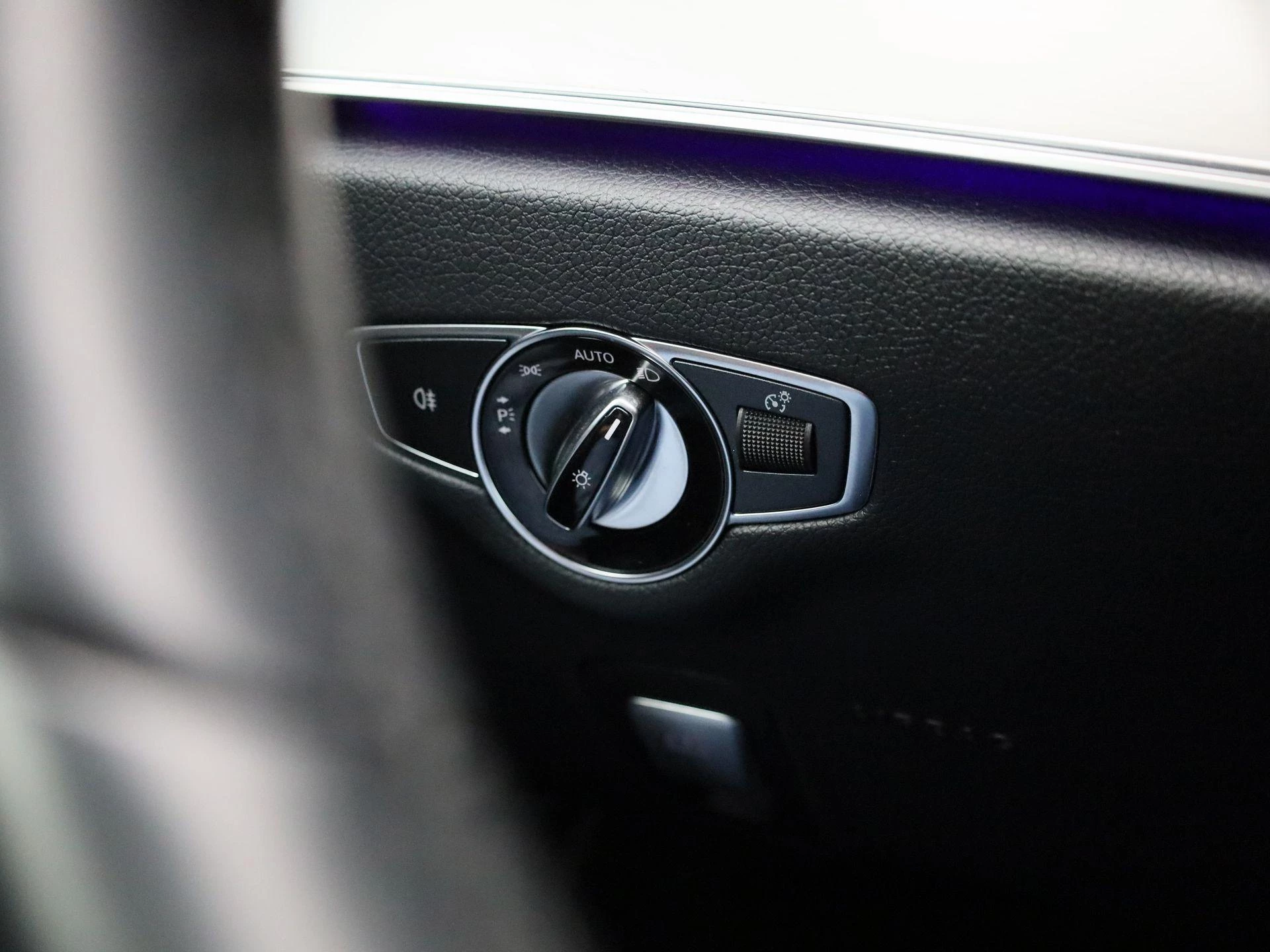 Mercedes-Benz-E-Klasse-image-22