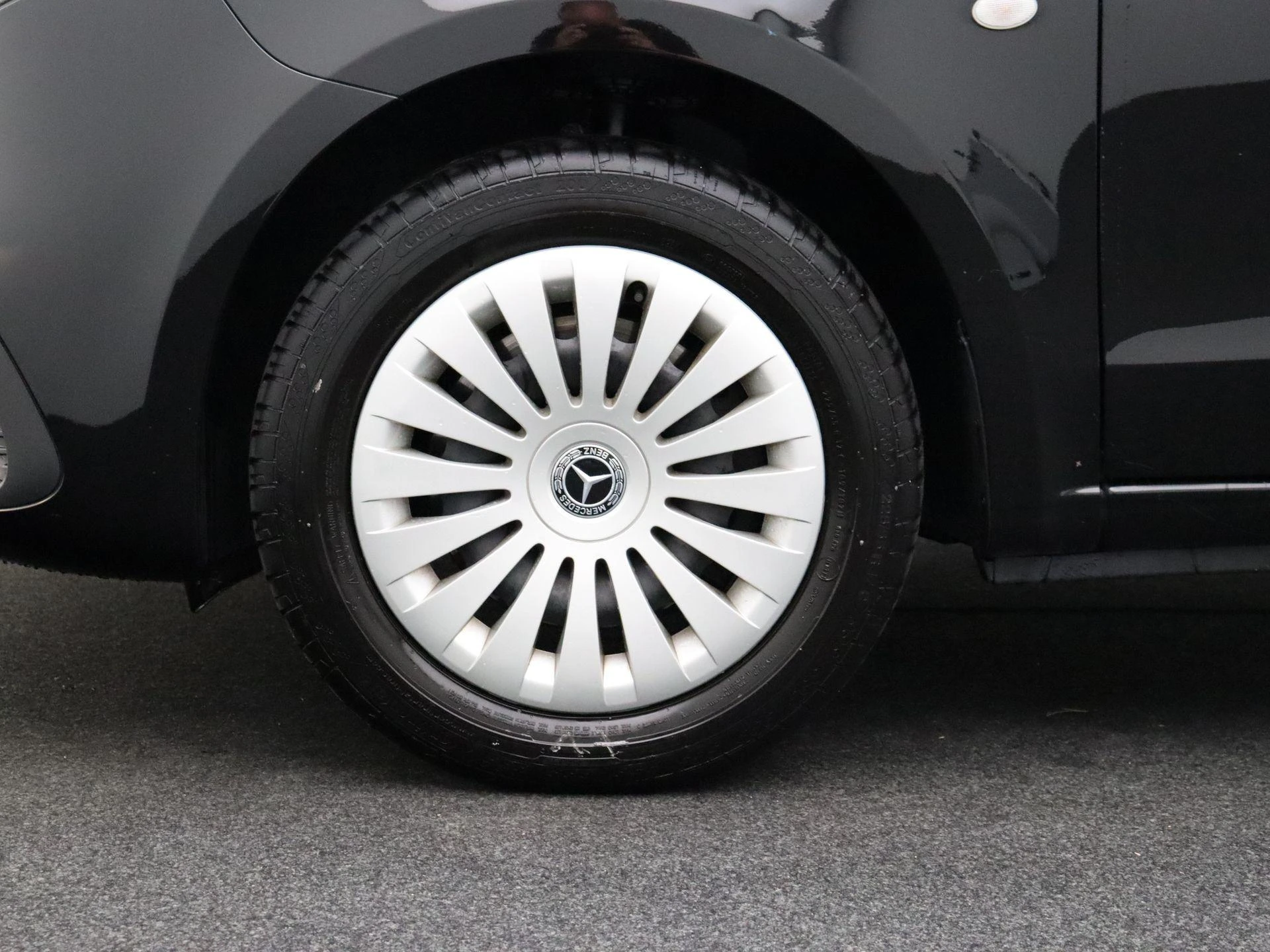 Mercedes-Benz-Vito-image-6