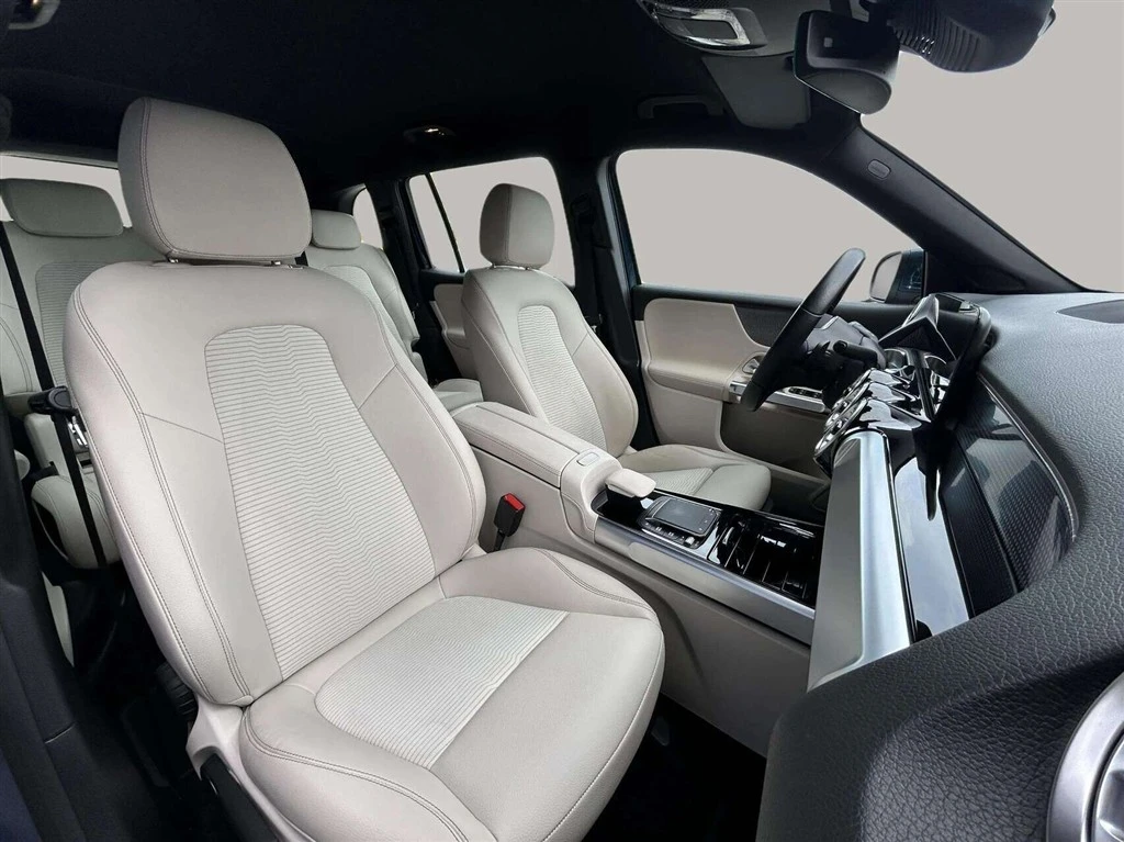 Mercedes-Benz-EQB-image-20