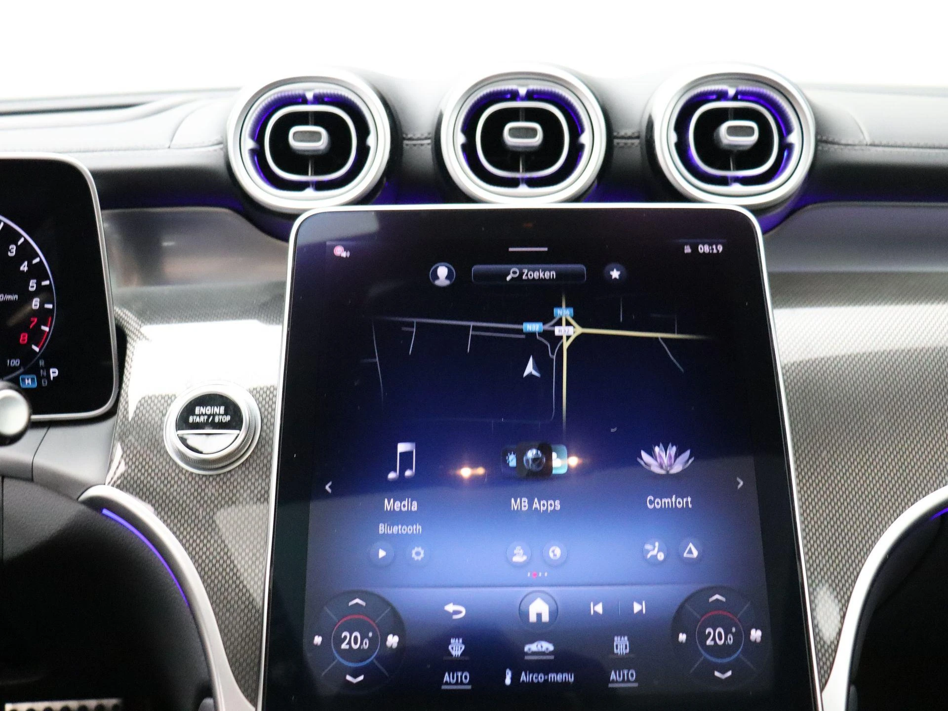 Mercedes-Benz-GLC-image-18