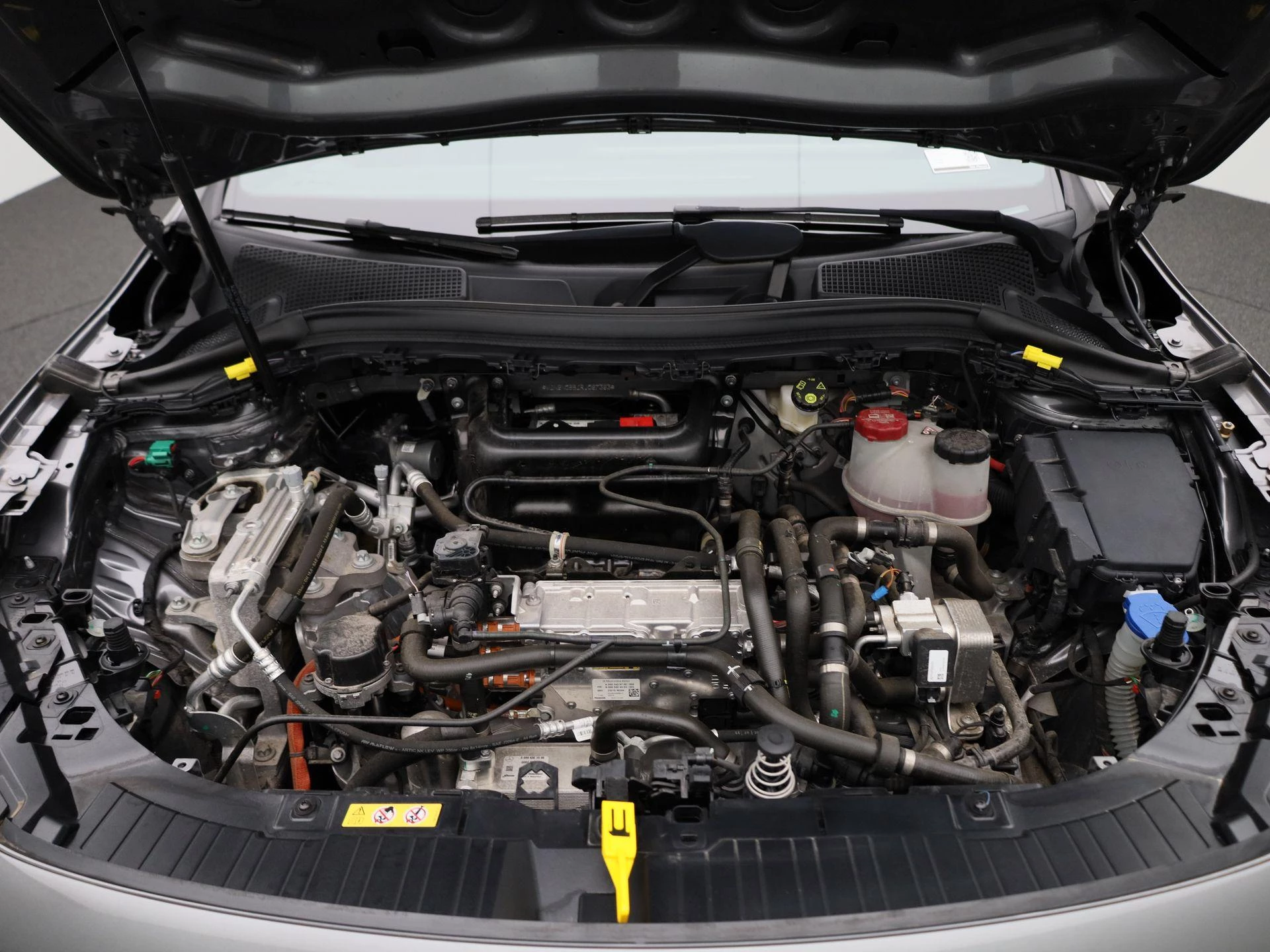 Mercedes-Benz-EQA-image-39