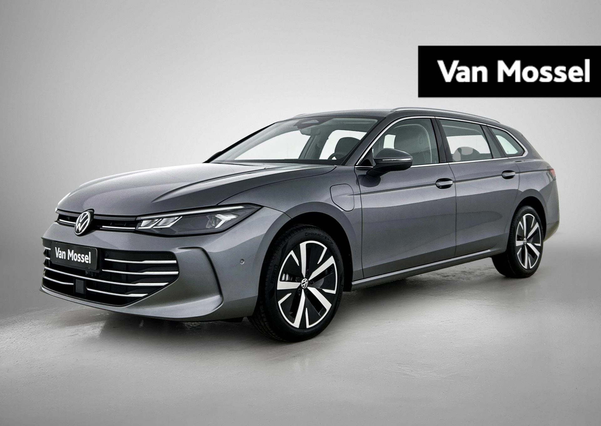 Volkswagen-Passat-image-0