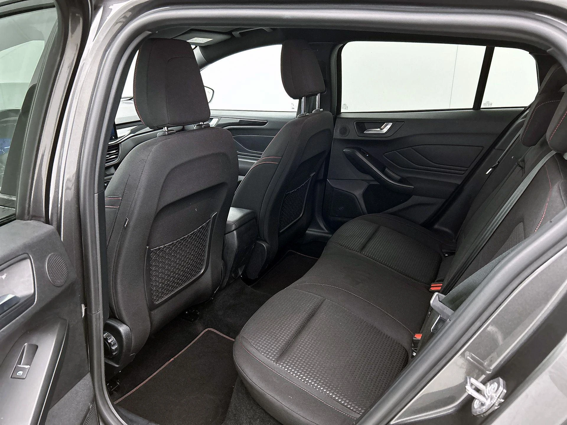 Ford Focus Wagon 1.0 EcoBoost Hybrid ST Line X