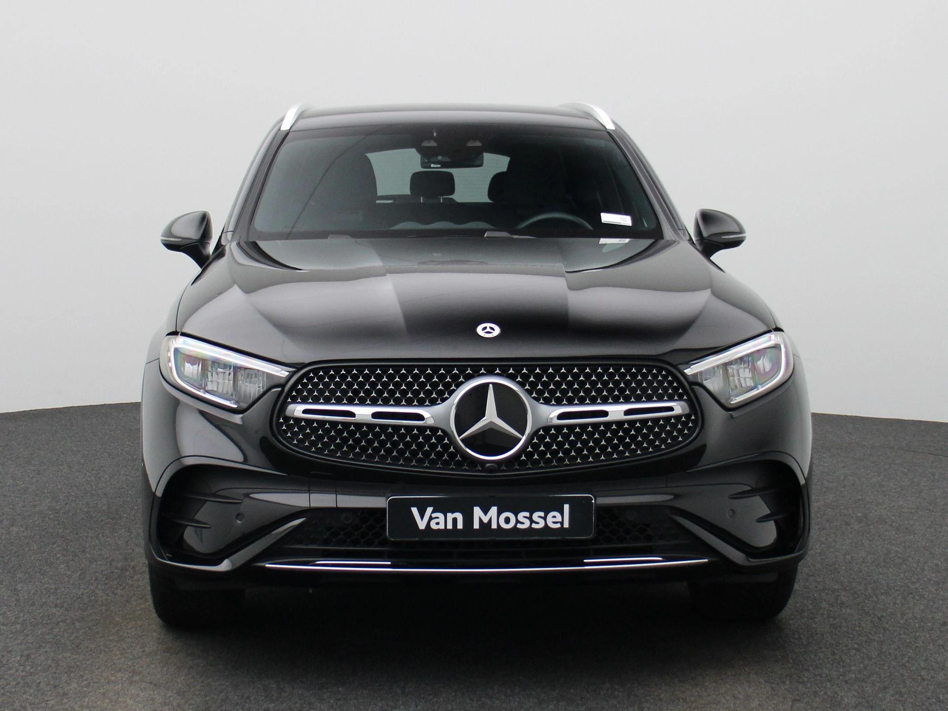 Mercedes-Benz-GLC-image-2
