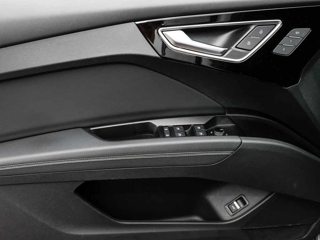 Audi Q4 e-tron 40 advanced Navi Matrix Pano AHK
