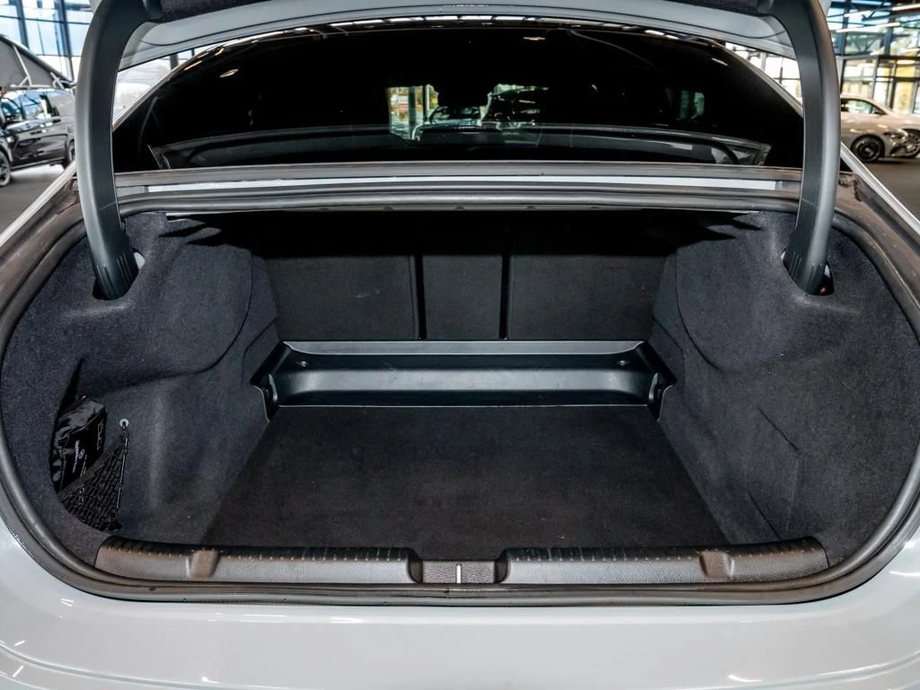 Mercedes-Benz-EQE 500-image-15
