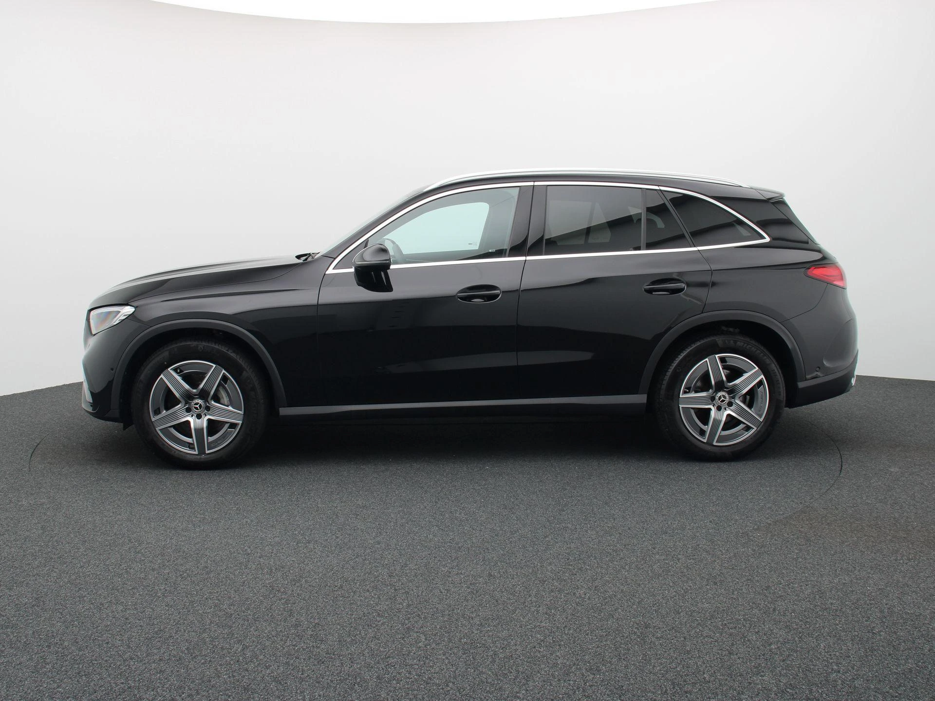 Mercedes-Benz-GLC-image-3
