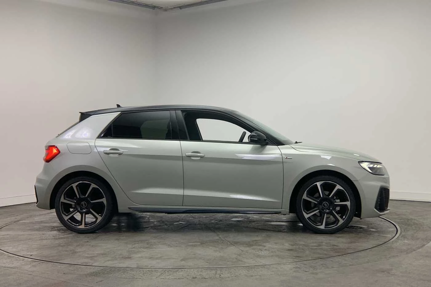 Audi-A1 Sportback-image-3