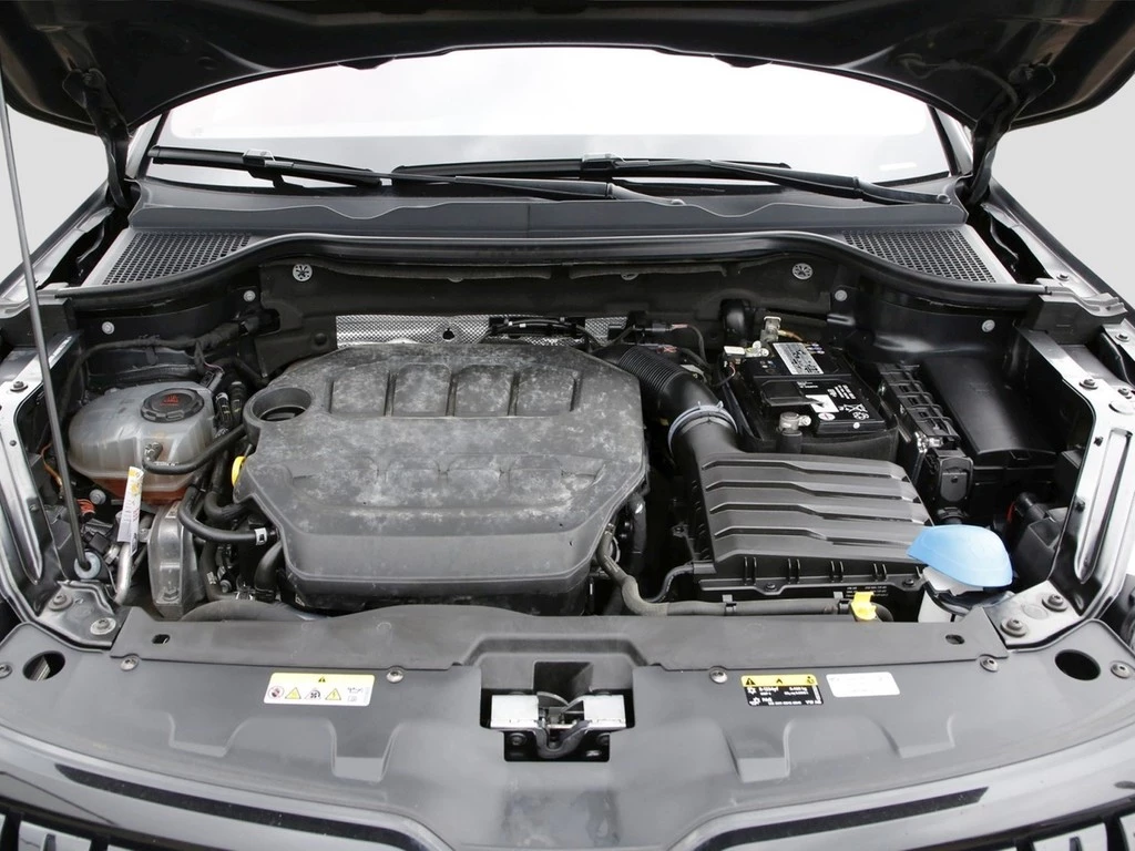 Škoda Karoq 2.0 TSI DSG 4x4 Sportline 18" ACC LED AHK