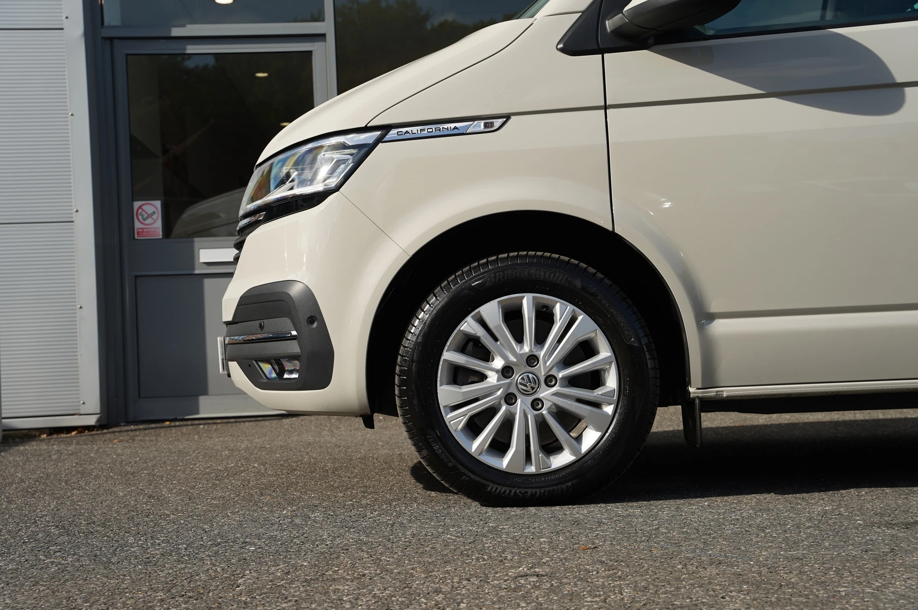 Volkswagen-California-image-4