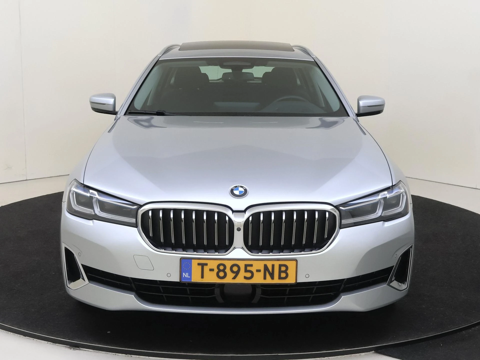 BMW-5 Serie-image-5