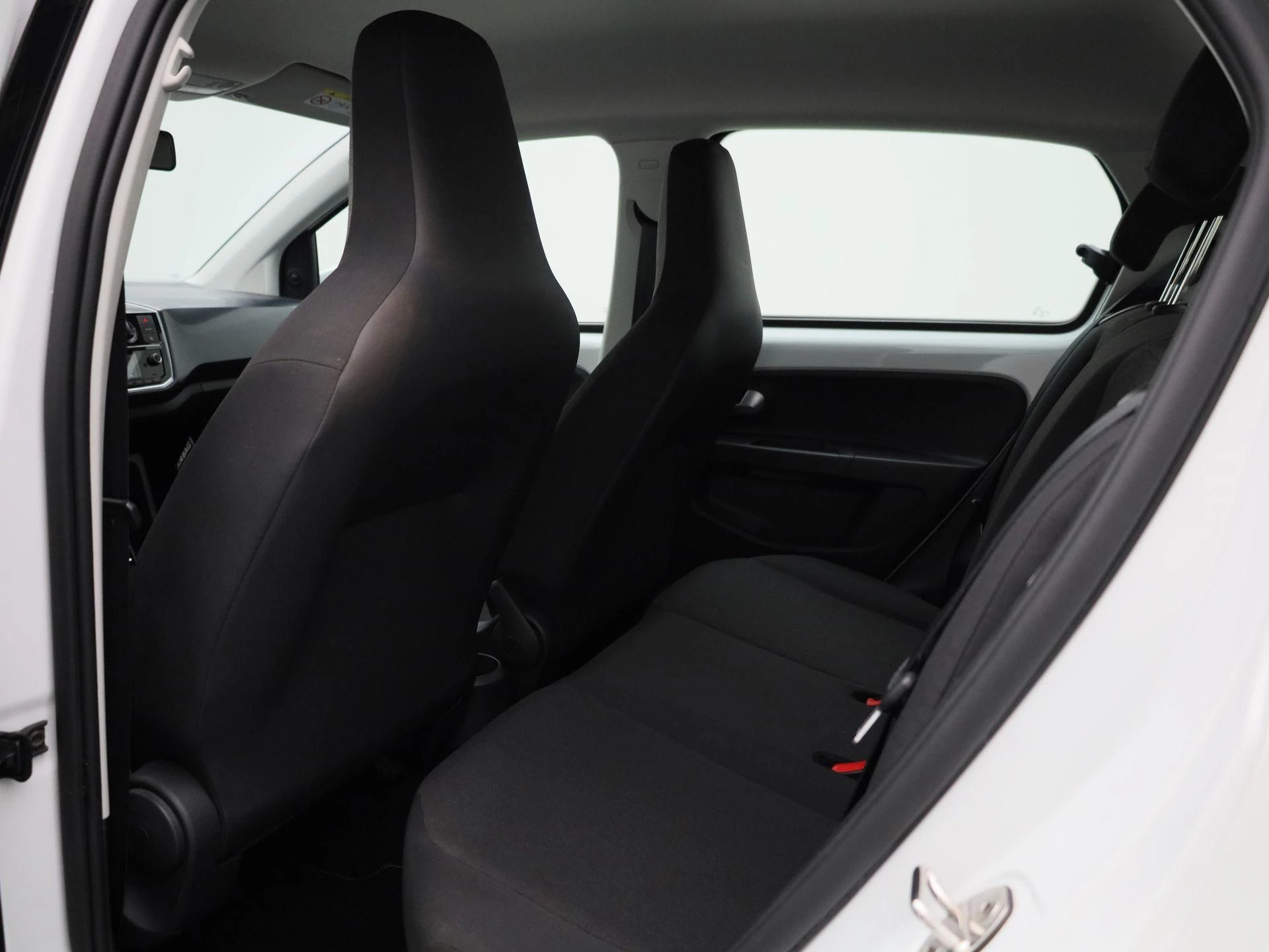 Volkswagen-up!-image-9