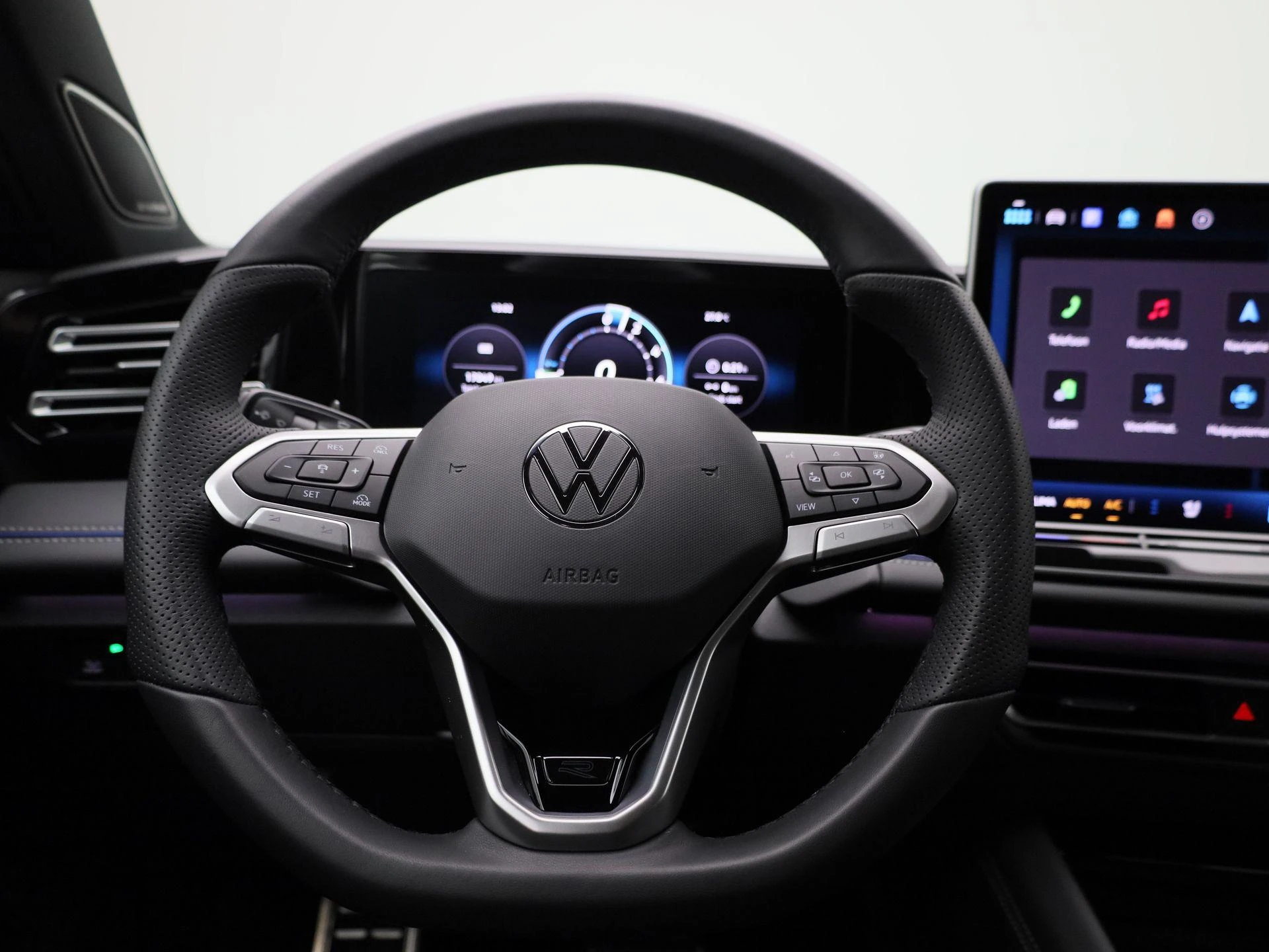 Volkswagen-Tiguan-image-6