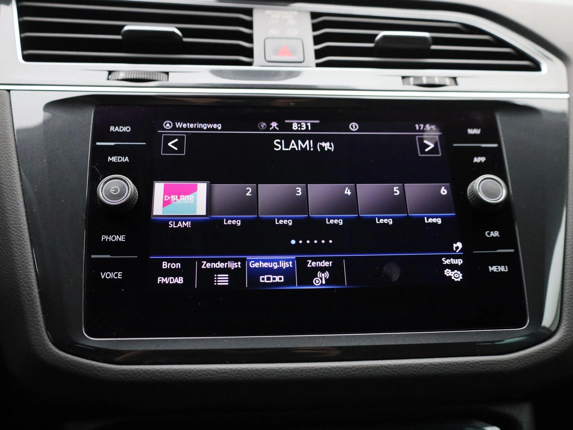 Volkswagen-Tiguan-image-20