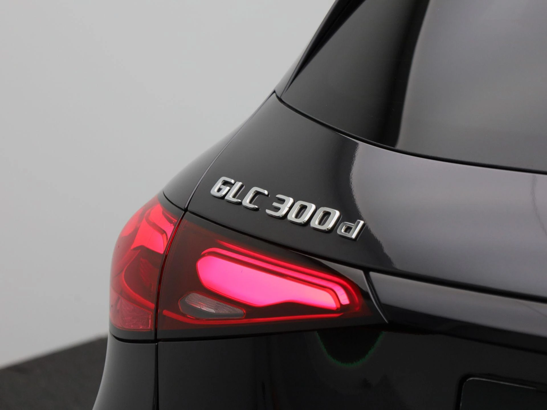 Mercedes-Benz-GLC-image-47