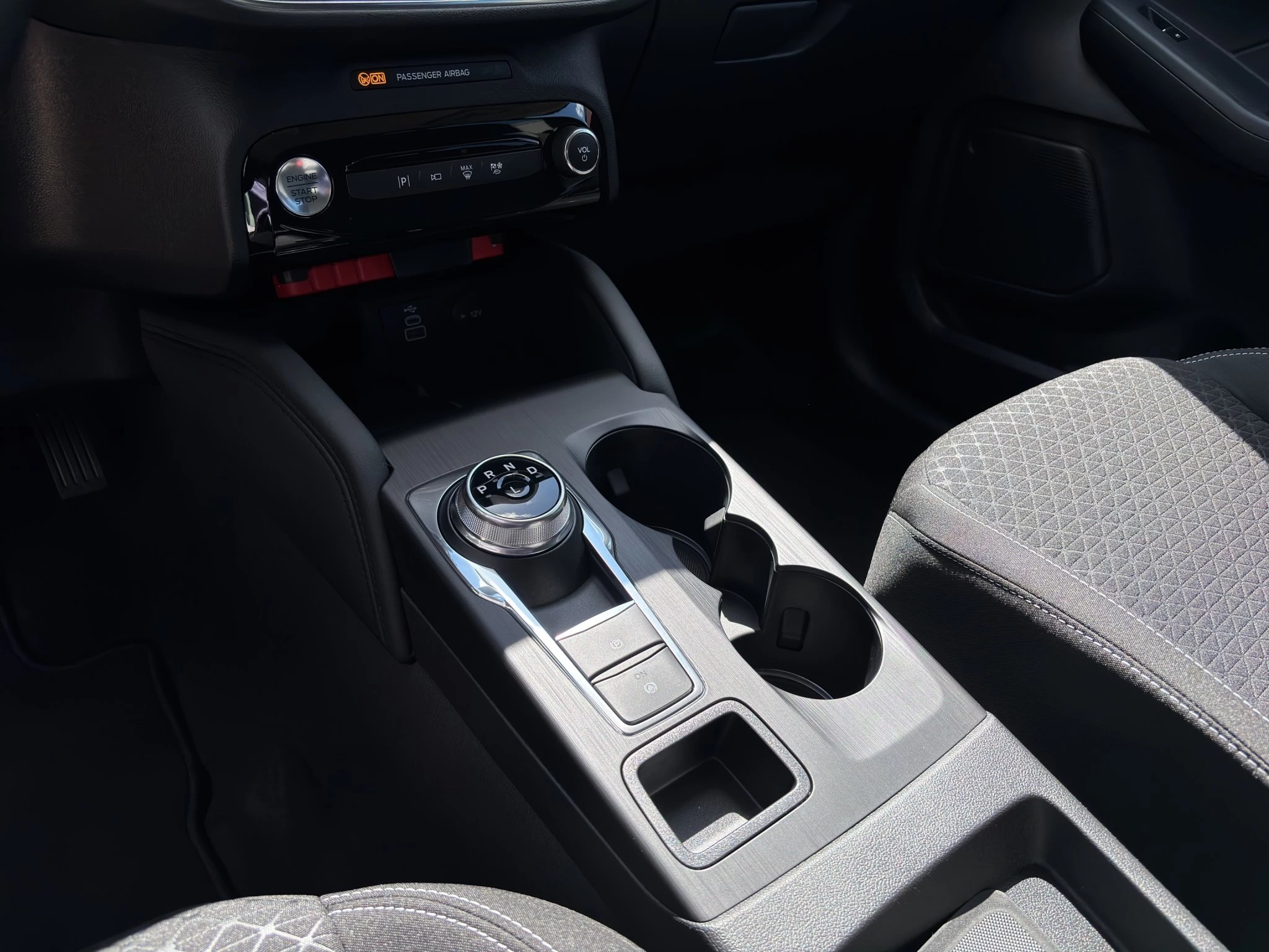 Ford Kuga Titanium 2.5 Duratec Plug-in-Hybrid CVT Sports Utility Vehicle. 178 kW. MJ 2026.25