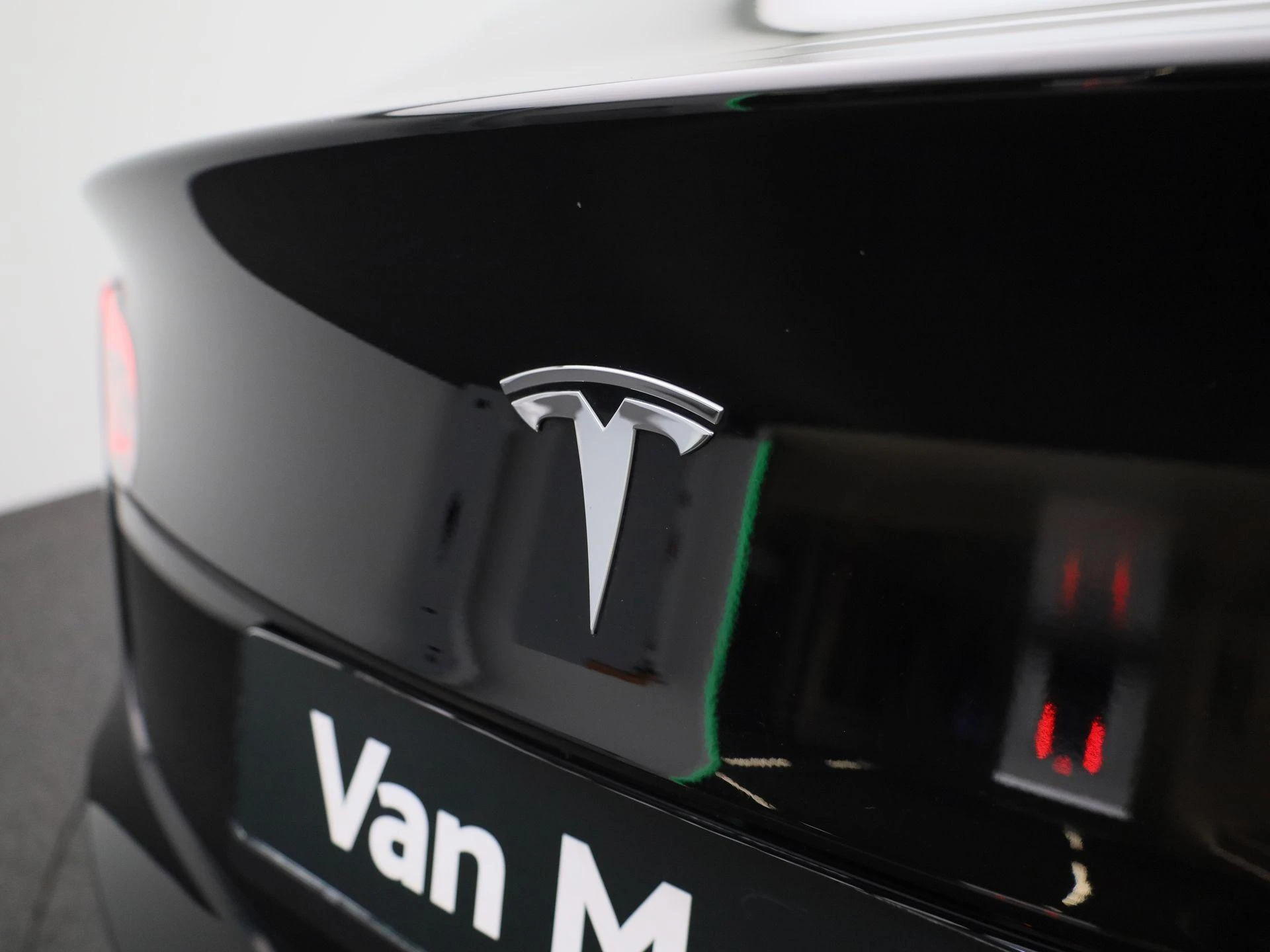Tesla-Model 3-image-24
