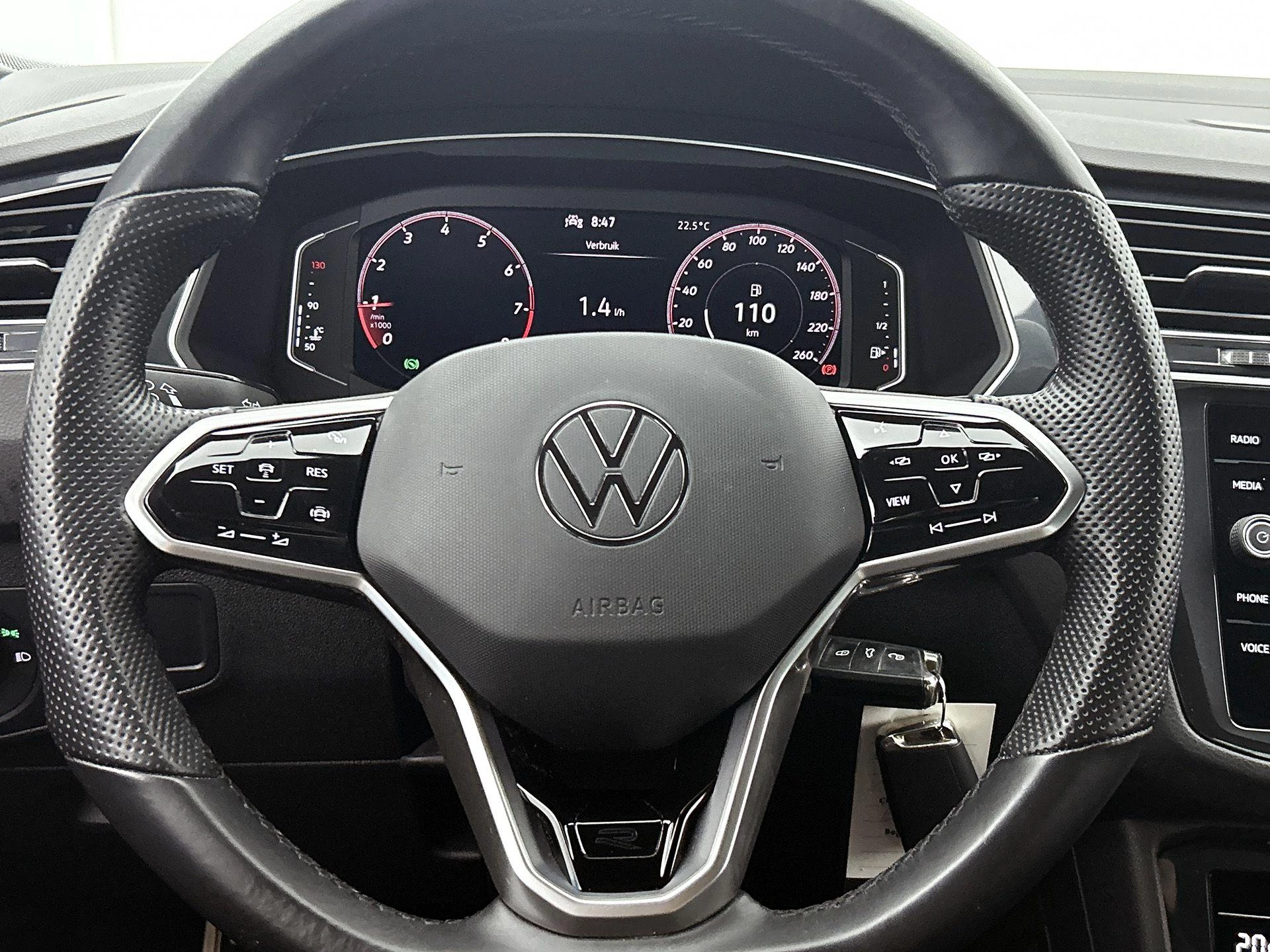 Volkswagen-Tiguan-image-33