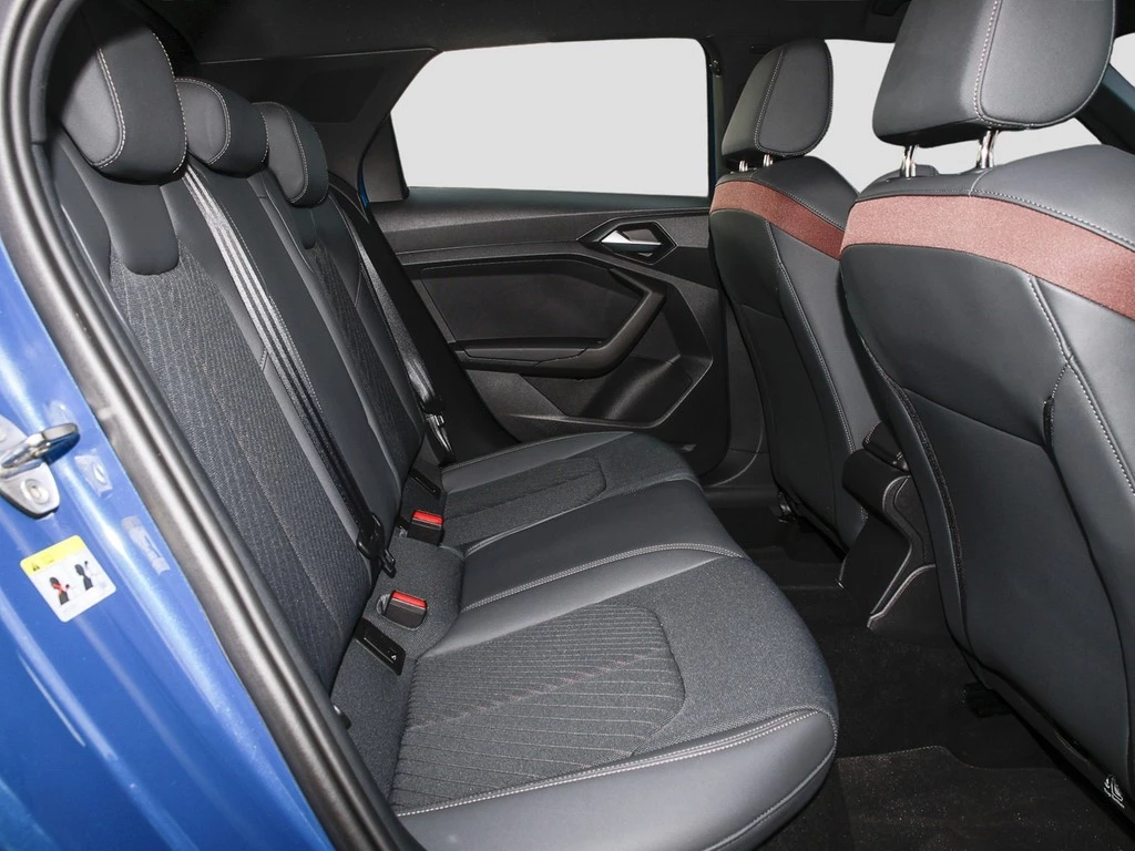Audi A1 Sportback 40 TFSI S tronic S line LED-Sch., Navi., ACC, App-Con., 18"Alu.,