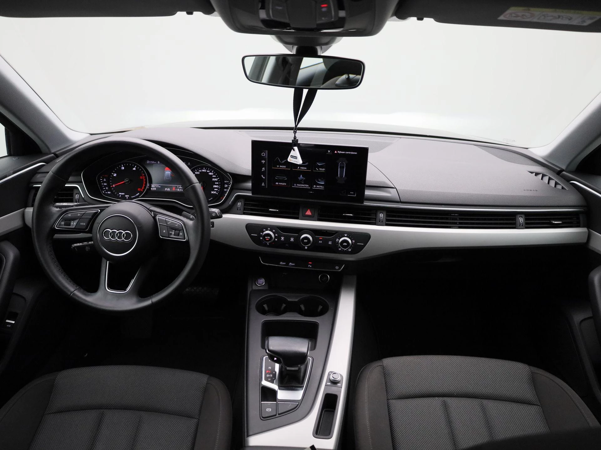Audi-A4-image-33