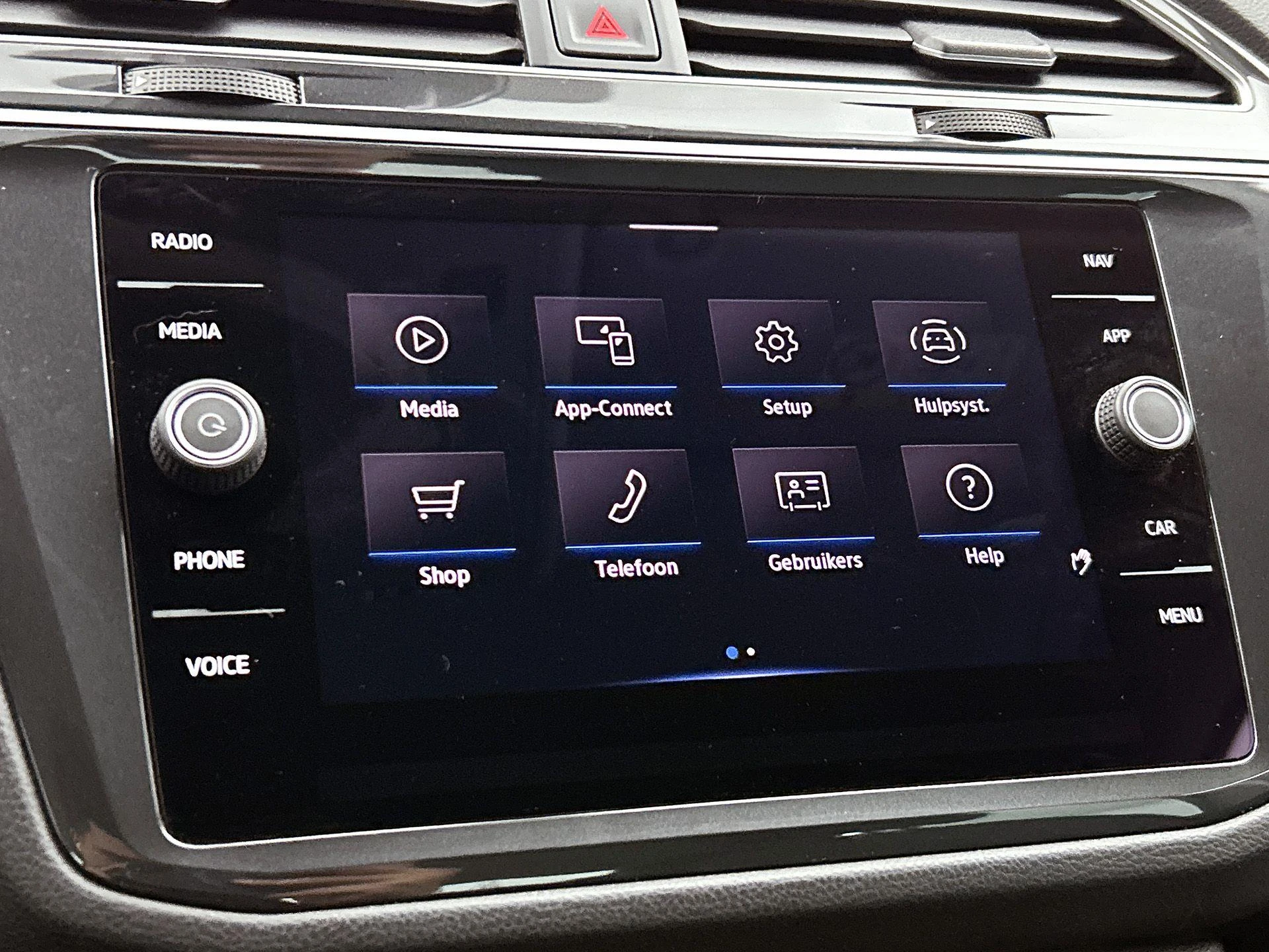 Volkswagen-Tiguan-image-25