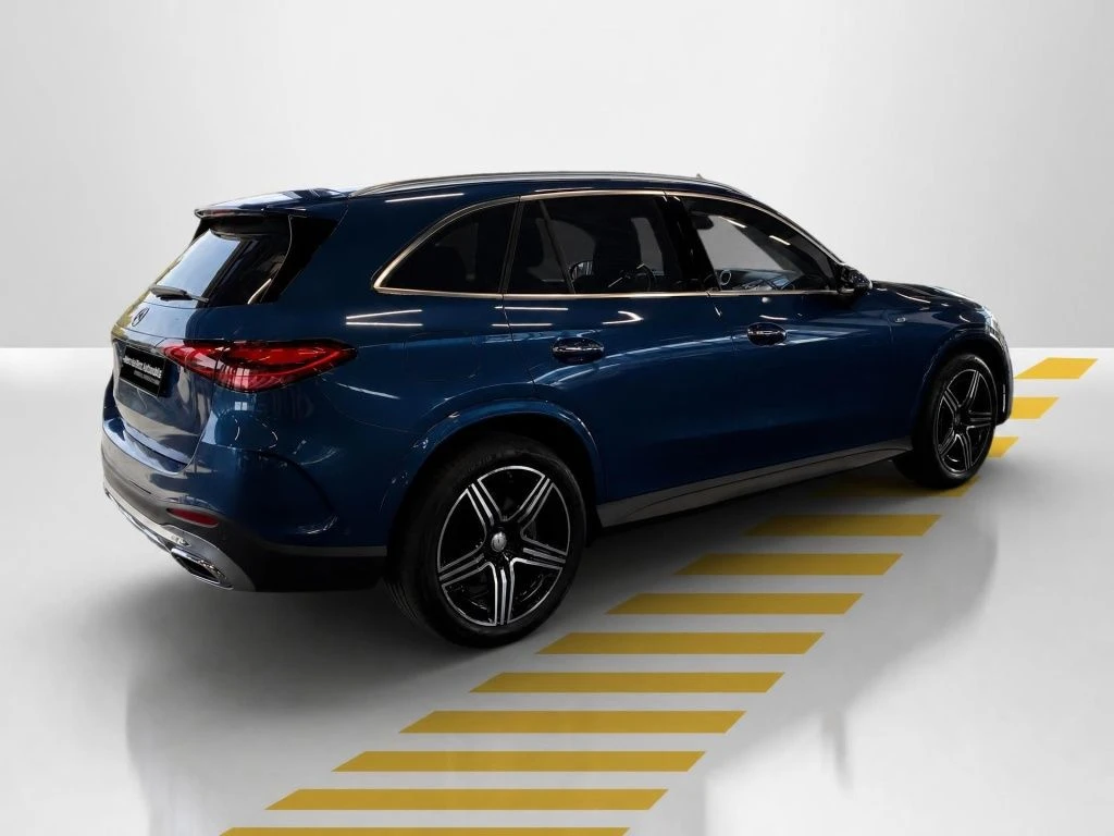 Mercedes-Benz-GLC 300-image-14