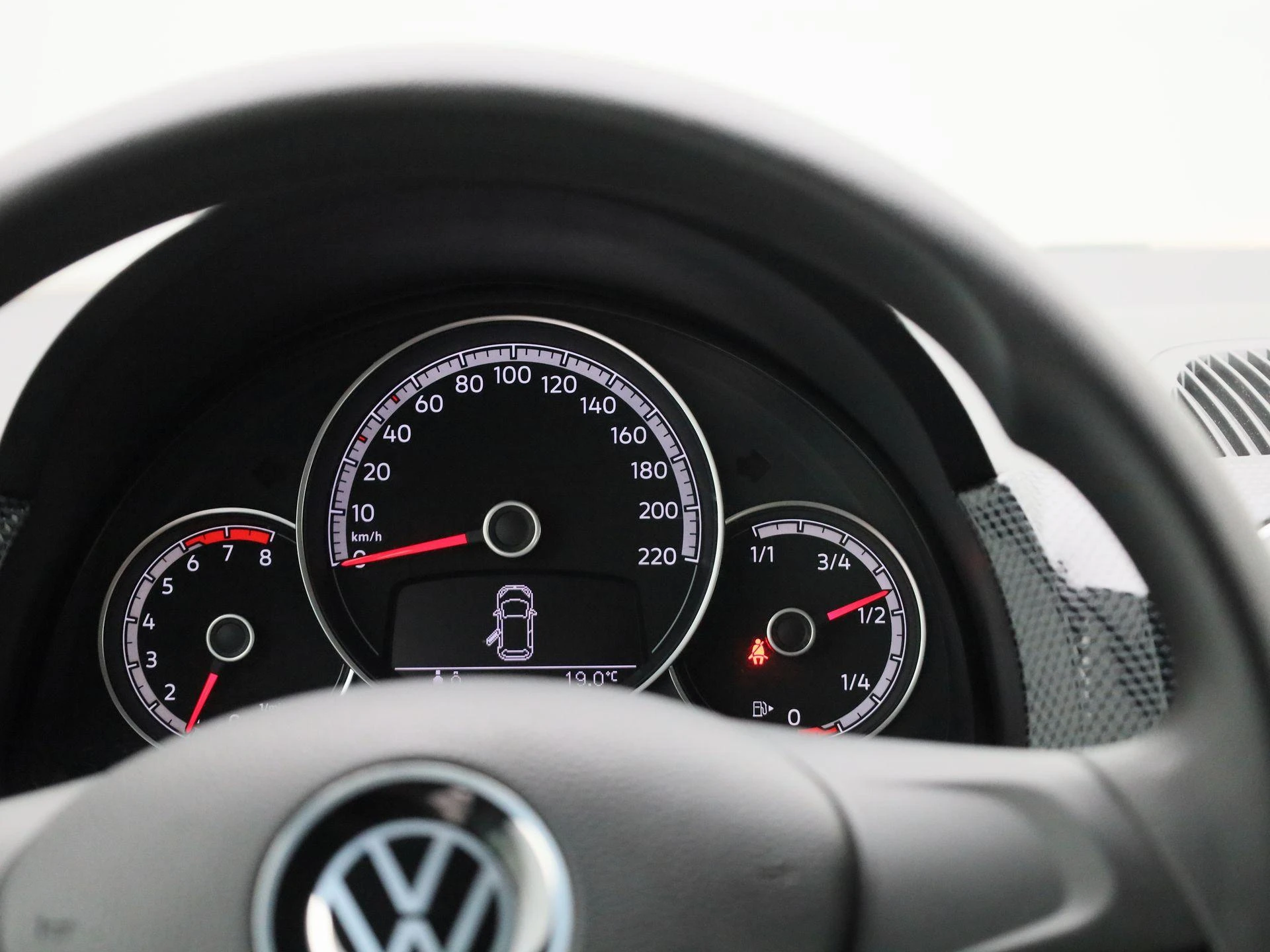 Volkswagen-up!-image-7