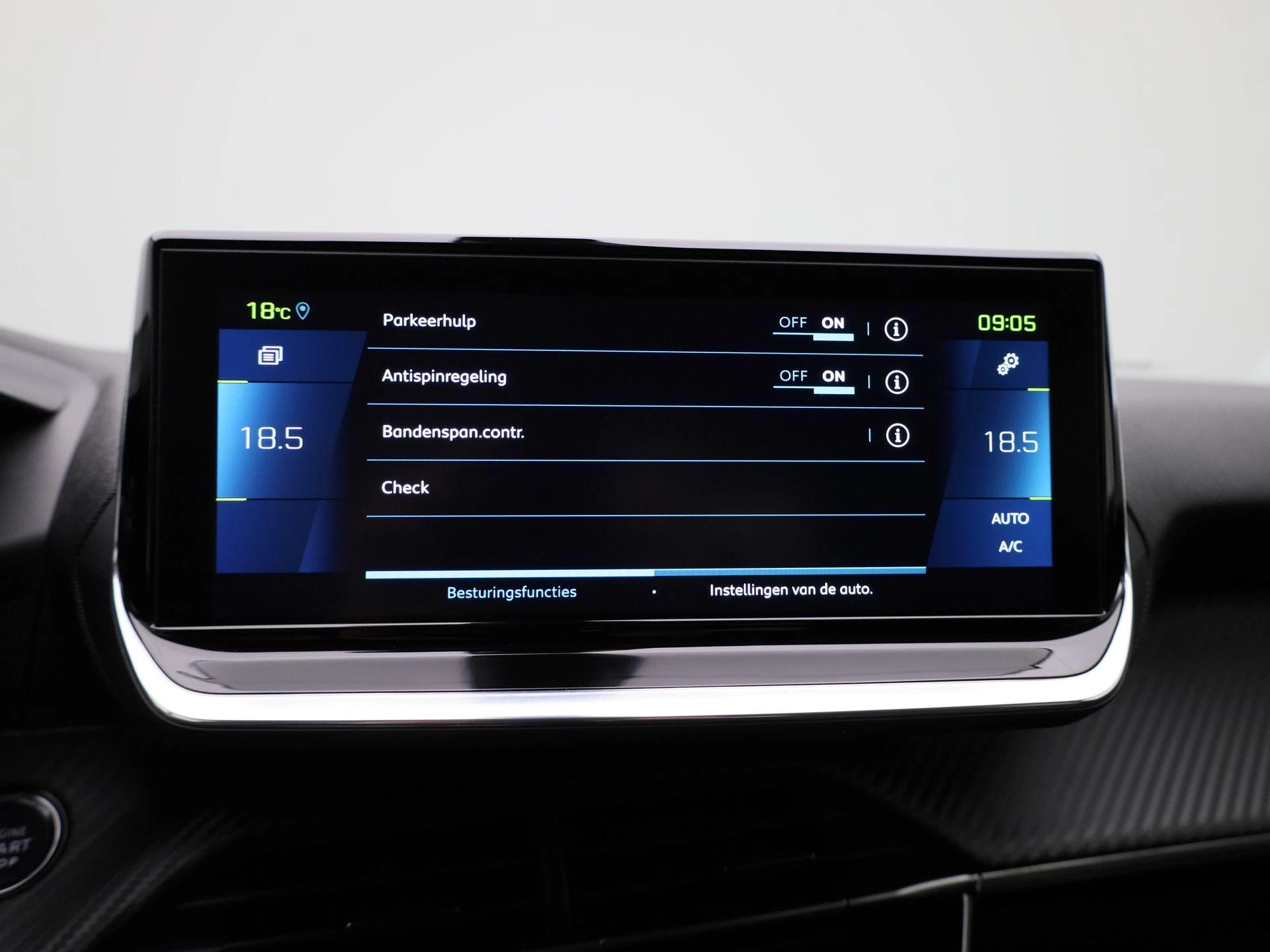 Peugeot-e-2008-image-28