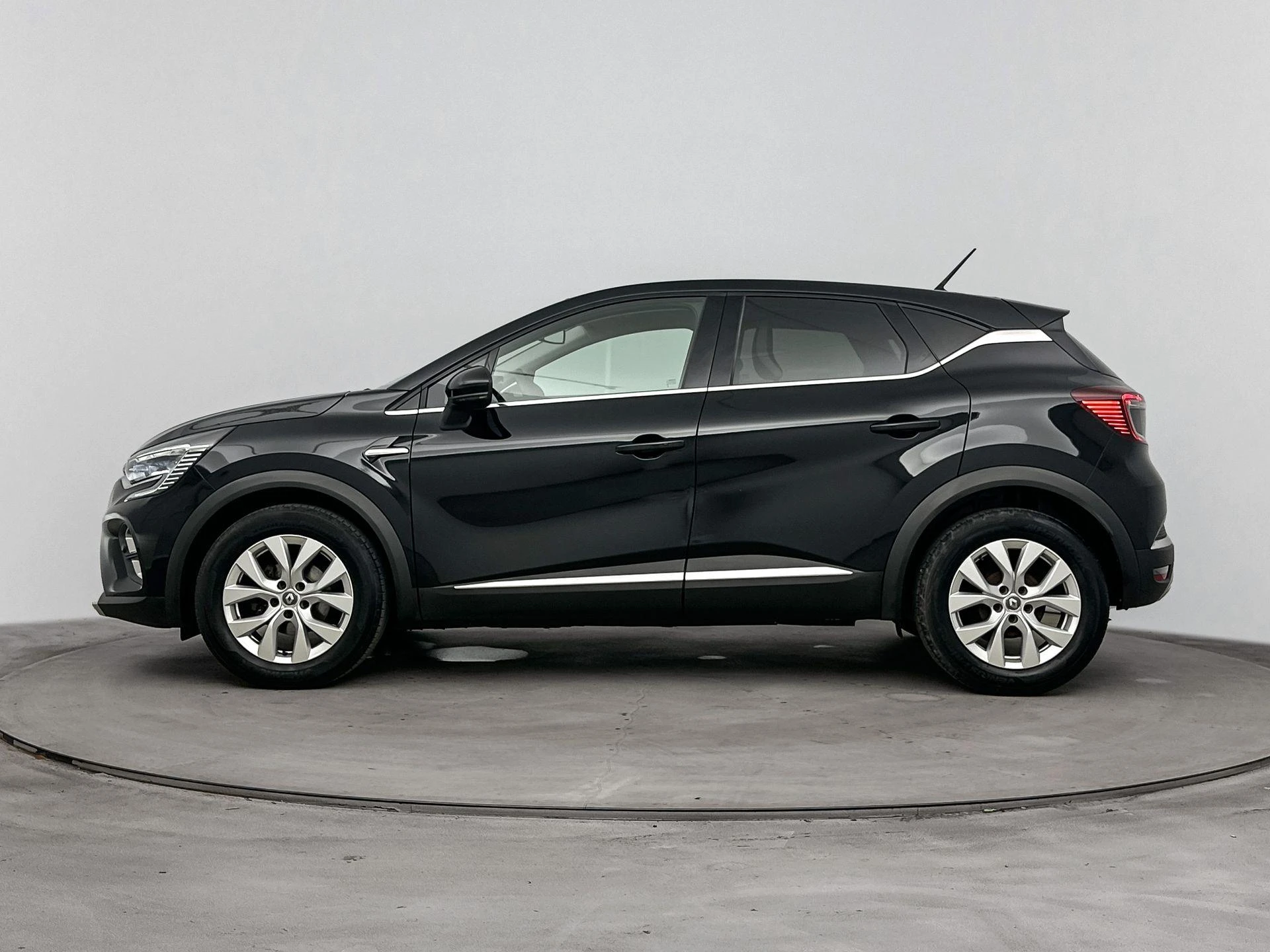 Renault-Captur-image-1