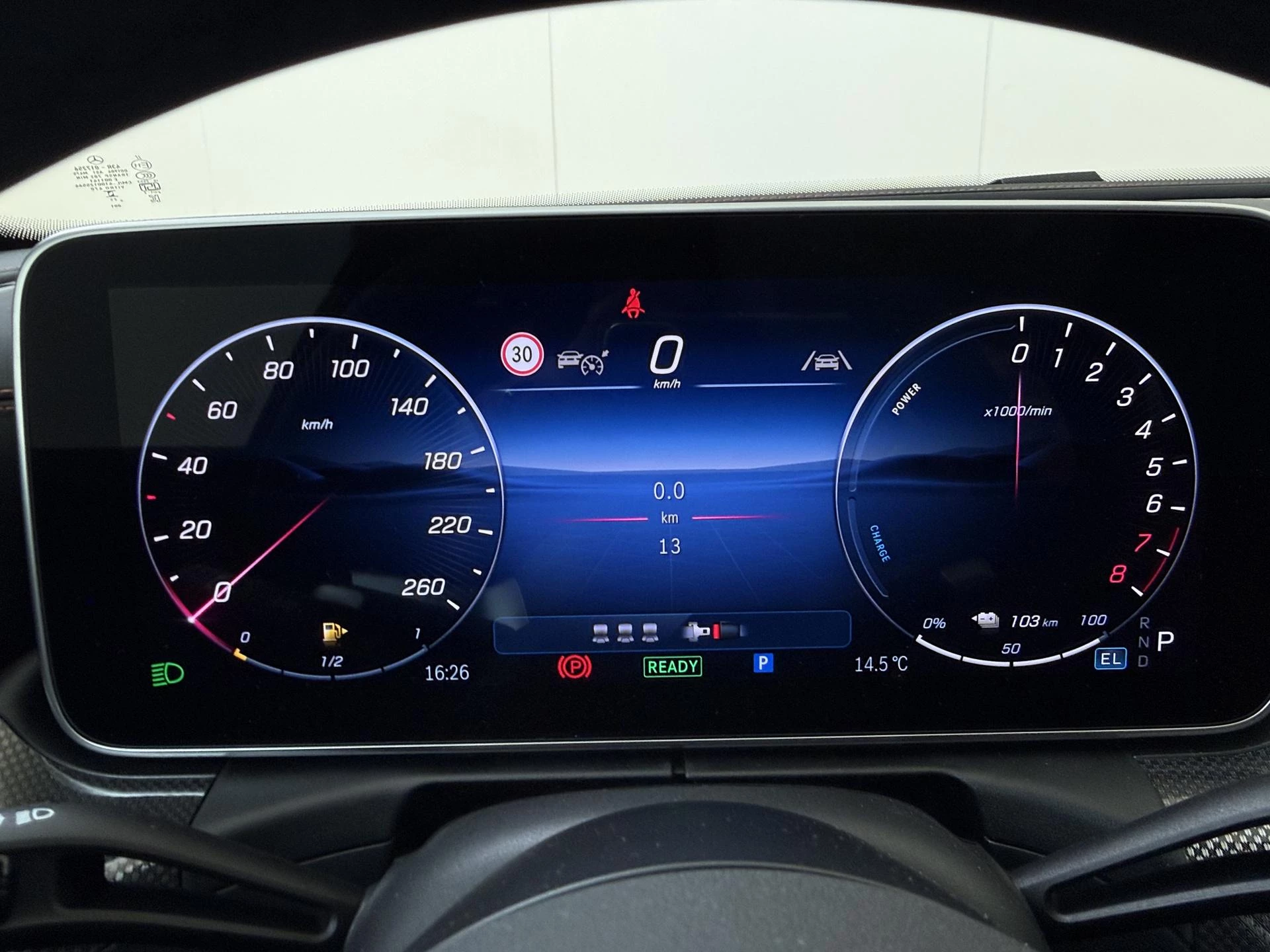 Mercedes-Benz-C-Klasse-image-11