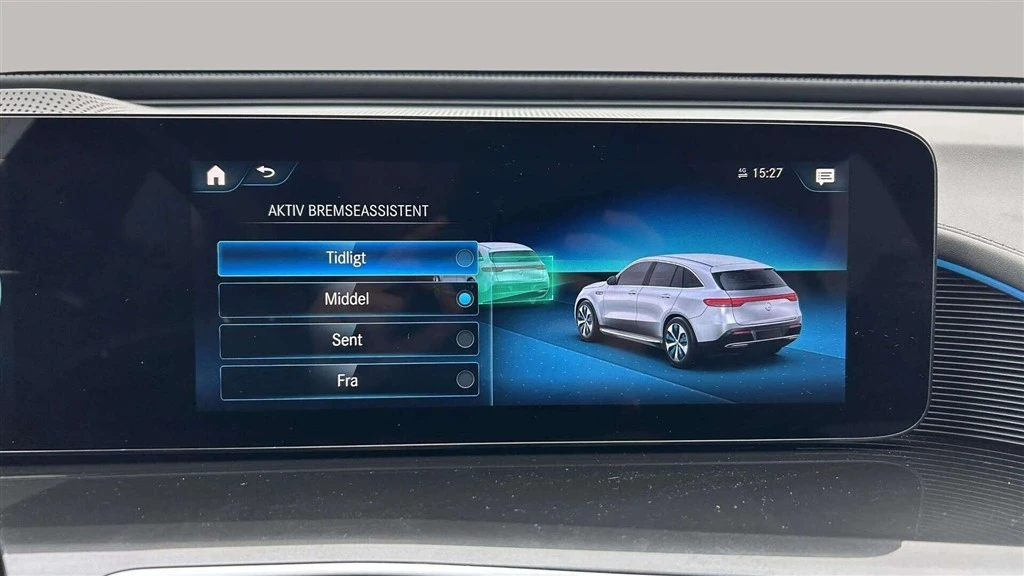 Mercedes-Benz-EQC-image-22