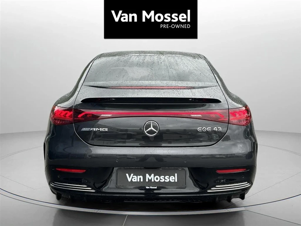 Mercedes-Benz-EQE-image-5