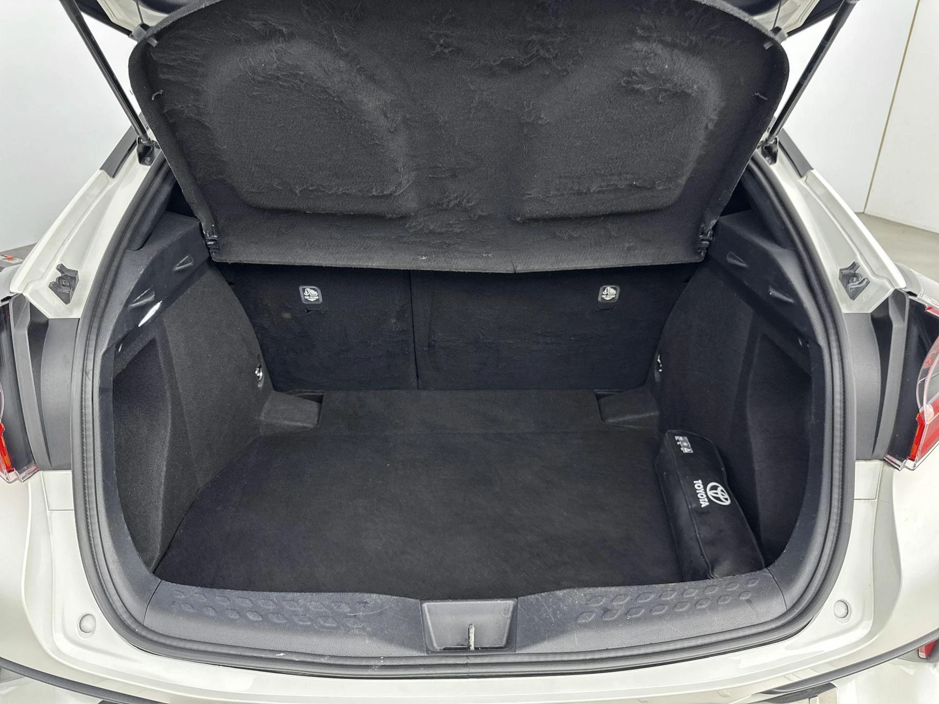 Toyota-C-HR-image-21