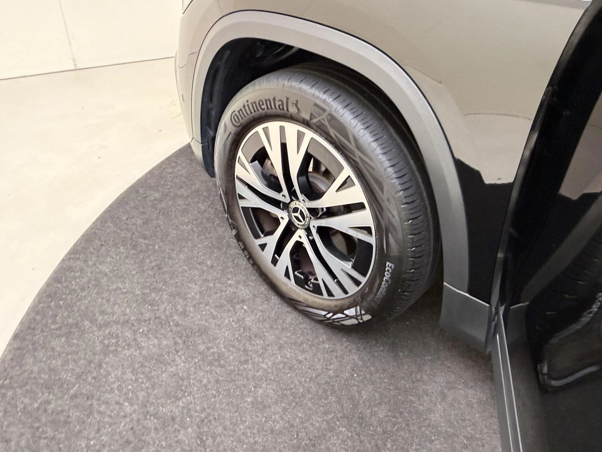 Mercedes-Benz-GLA-image-29