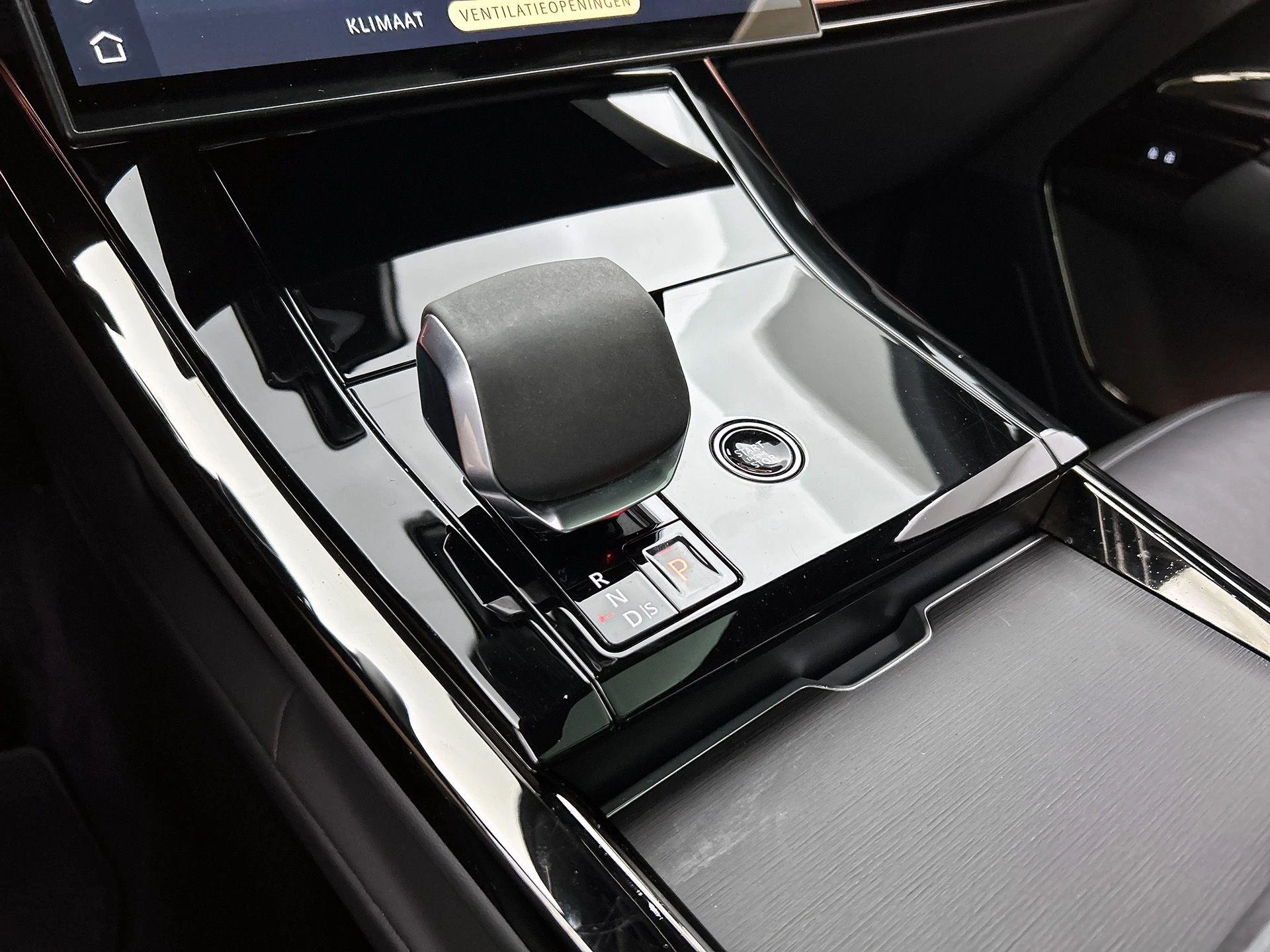 Land Rover-Range Rover Sport-image-31