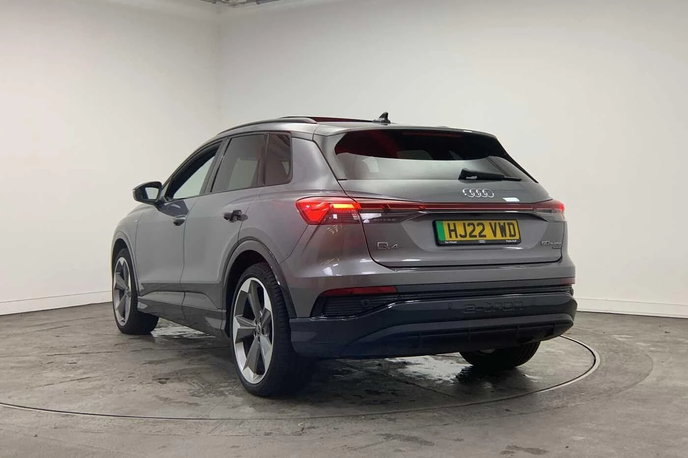 Audi-Q4 e-tron-image-2