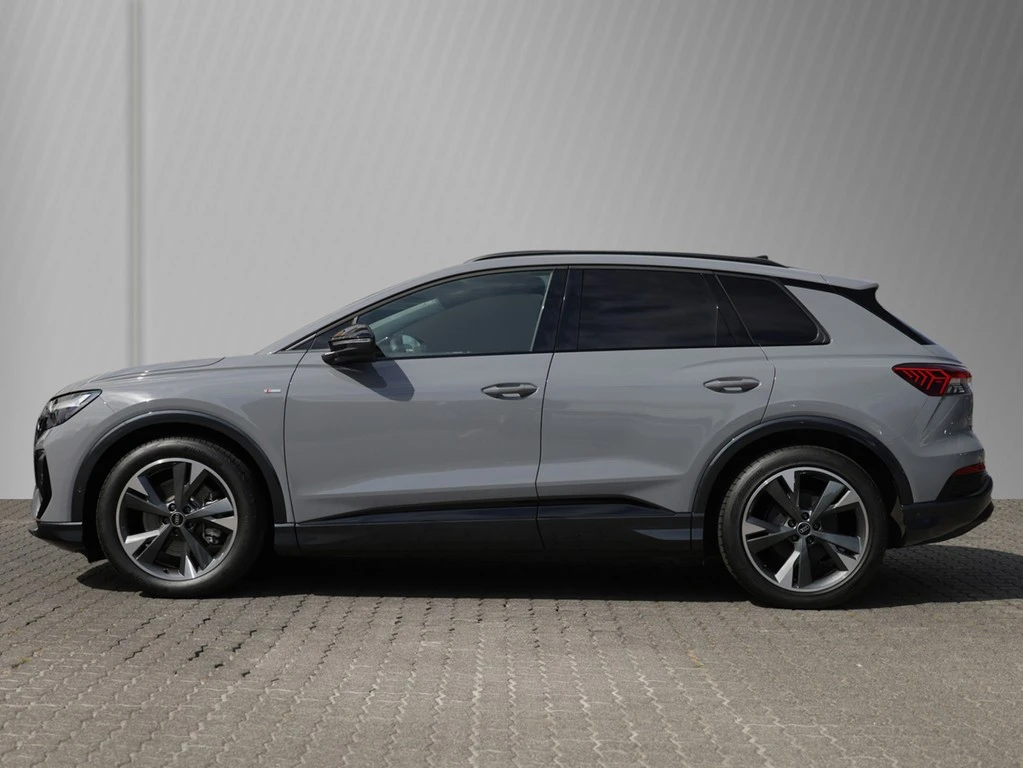 Audi Q4 e-tron 45 S line