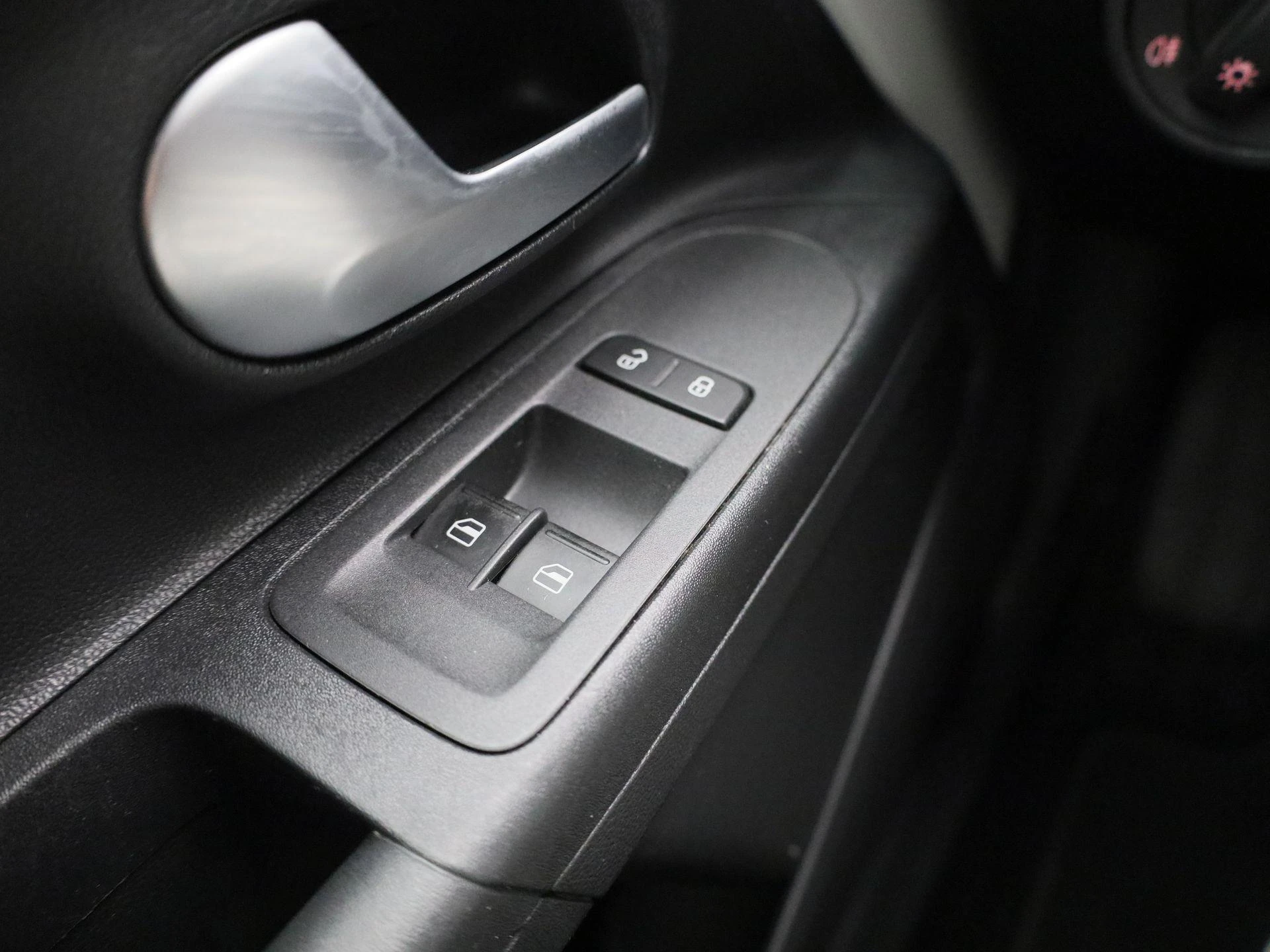 Volkswagen-up!-image-16
