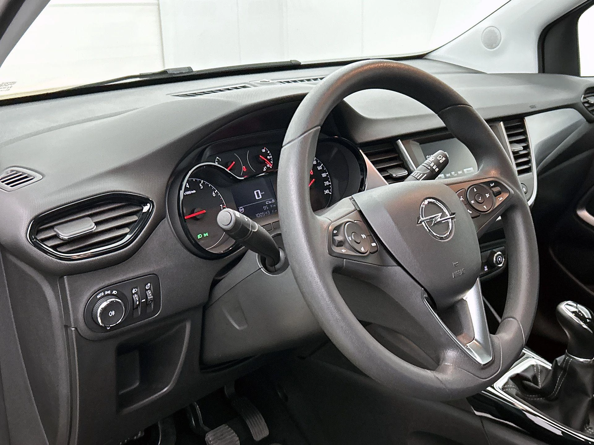 Opel-Crossland X-image-21
