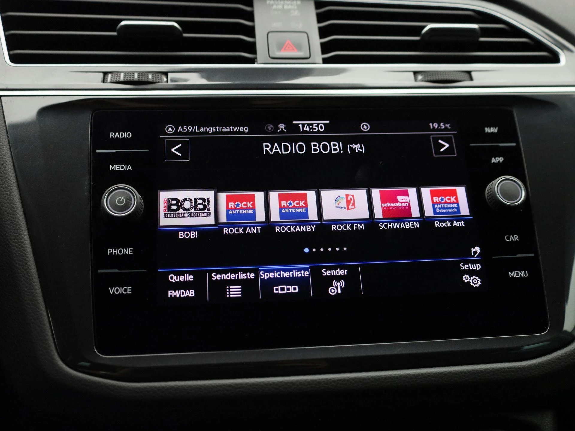 Volkswagen-Tiguan-image-23
