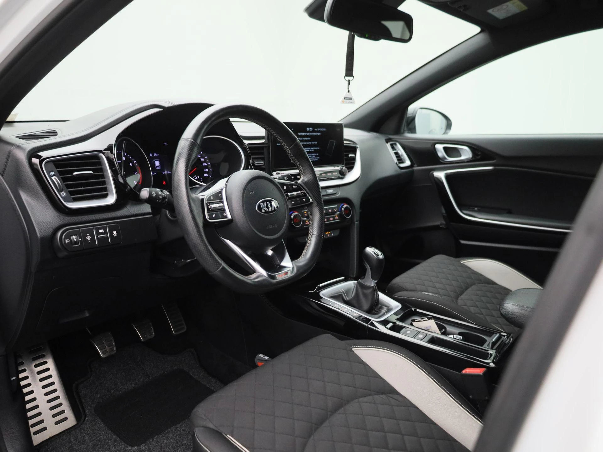 Kia-Ceed Sportswagon-image-30