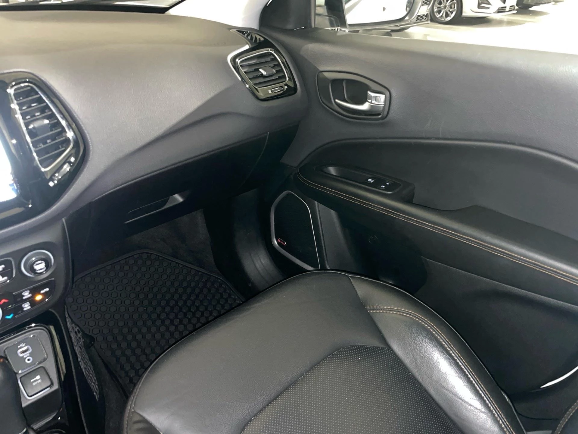 Jeep-Compass-image-8