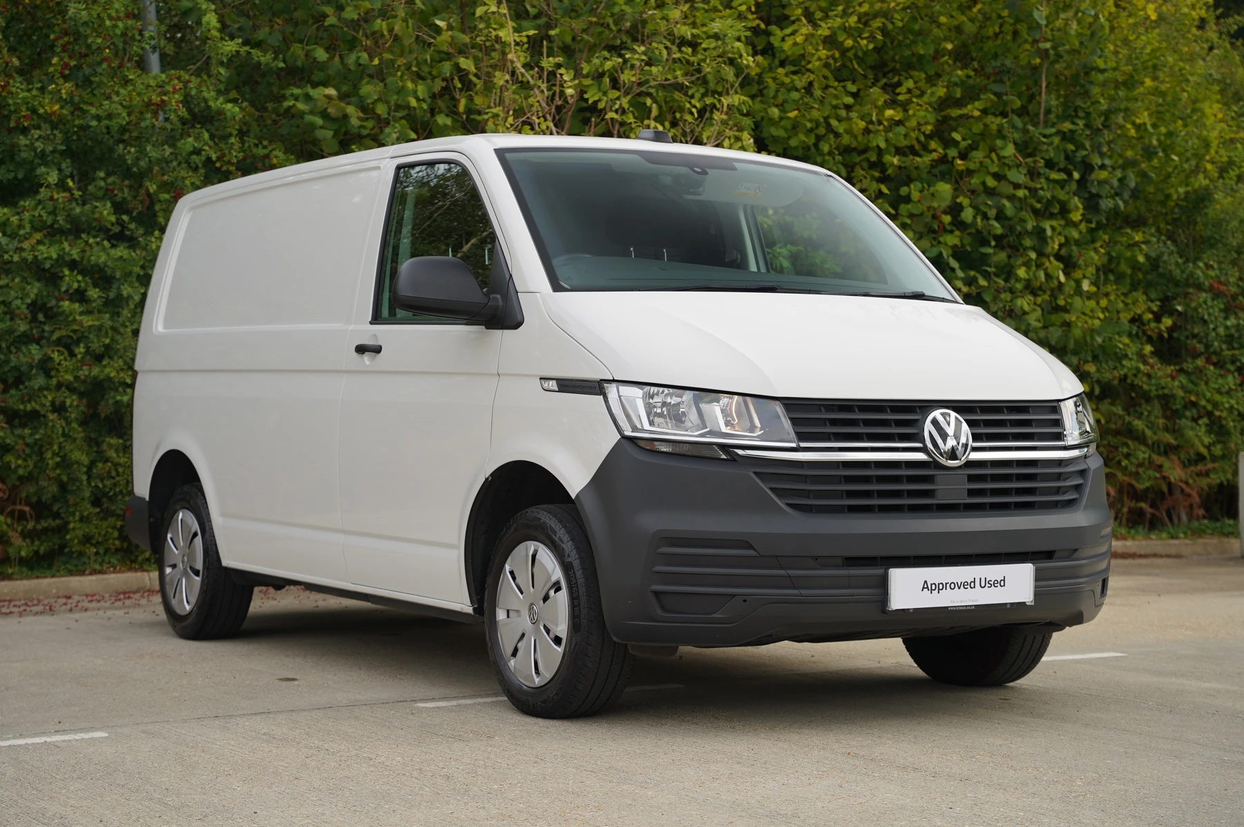 Volkswagen-Transporter-image-0
