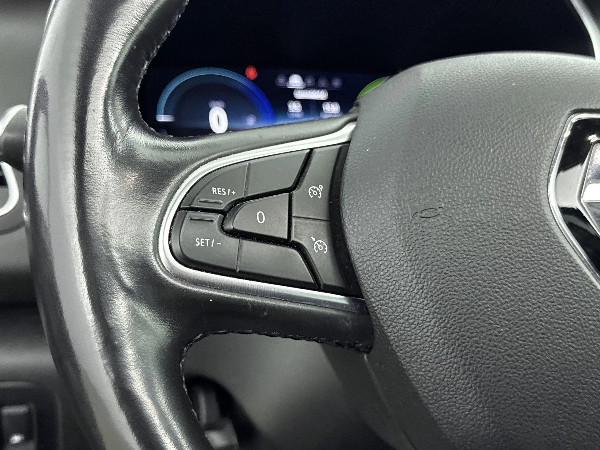 Renault-Megane E-Tech-image-5