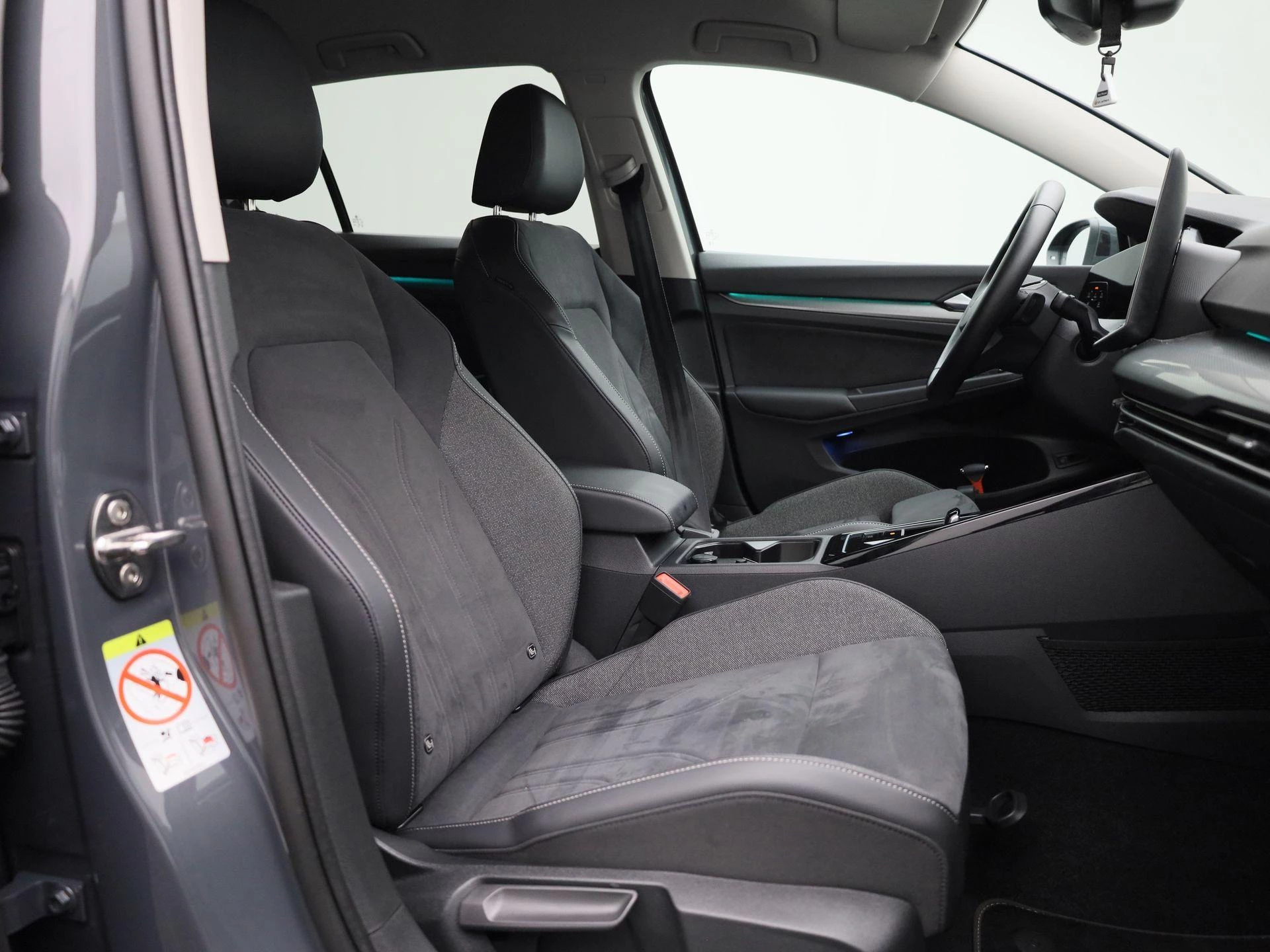 Volkswagen-Golf-image-35