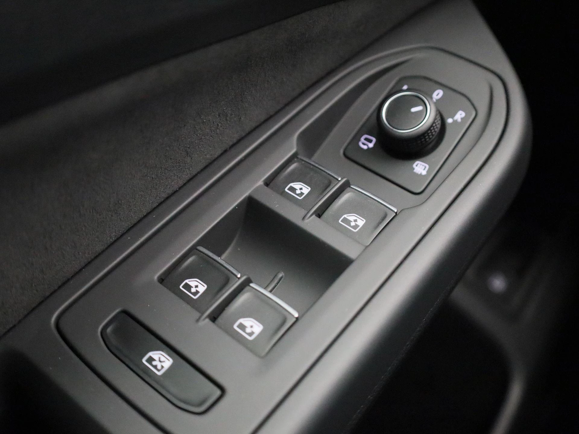 Volkswagen-Golf-image-29