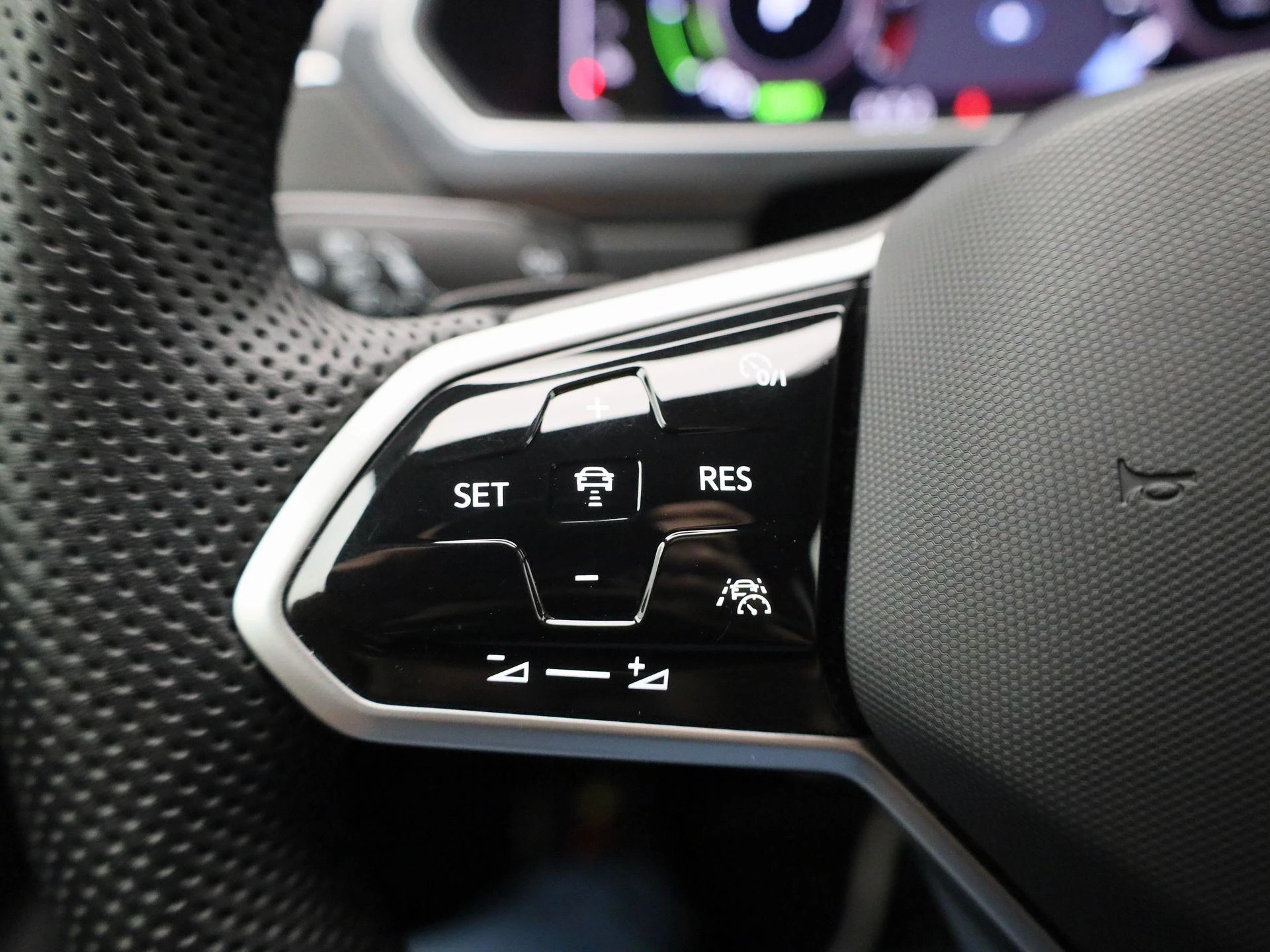 Volkswagen Tiguan 1.4 TSI eHybrid R-Line Business+ 245 PK|