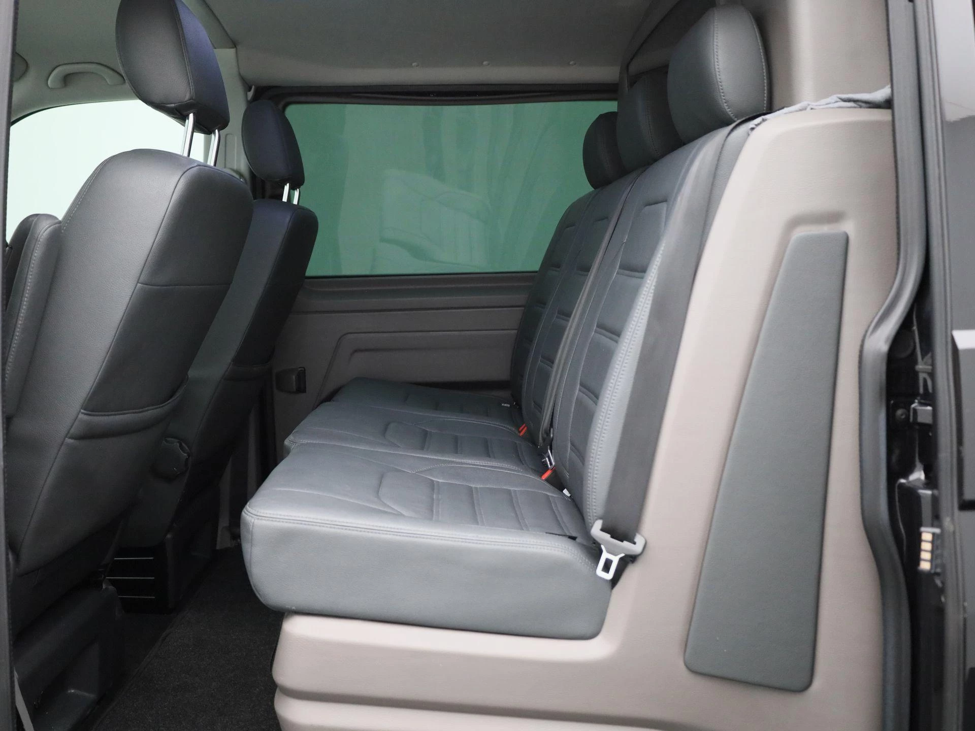 Volkswagen Transporter 2.0 TDI L2H1 Bulli 150PK